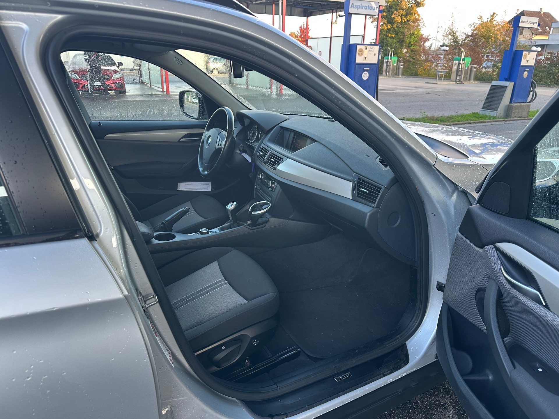 BMW X1 sDrive 20d-image-8