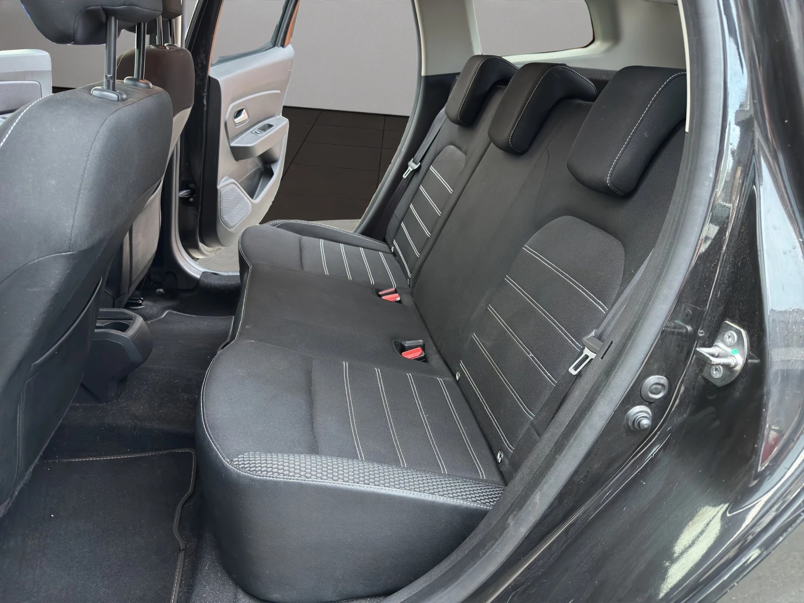 DACIA Duster TCe 125 Prestige 4x4-image-12