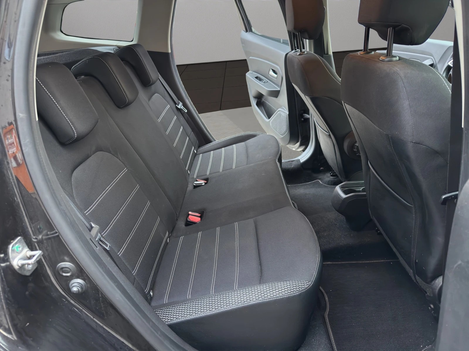 DACIA Duster TCe 125 Prestige 4x4-image-17