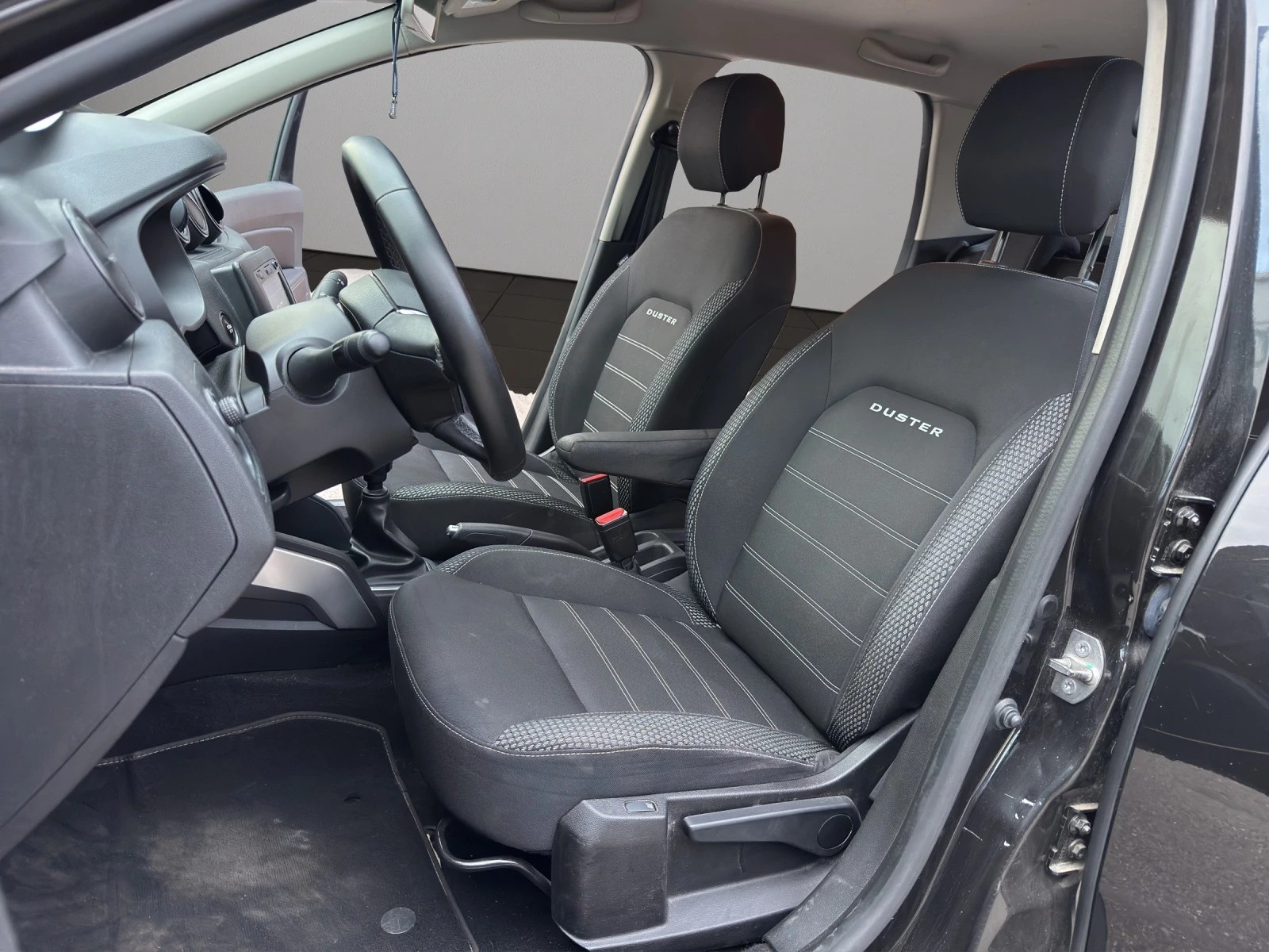 DACIA Duster TCe 125 Prestige 4x4-image-8