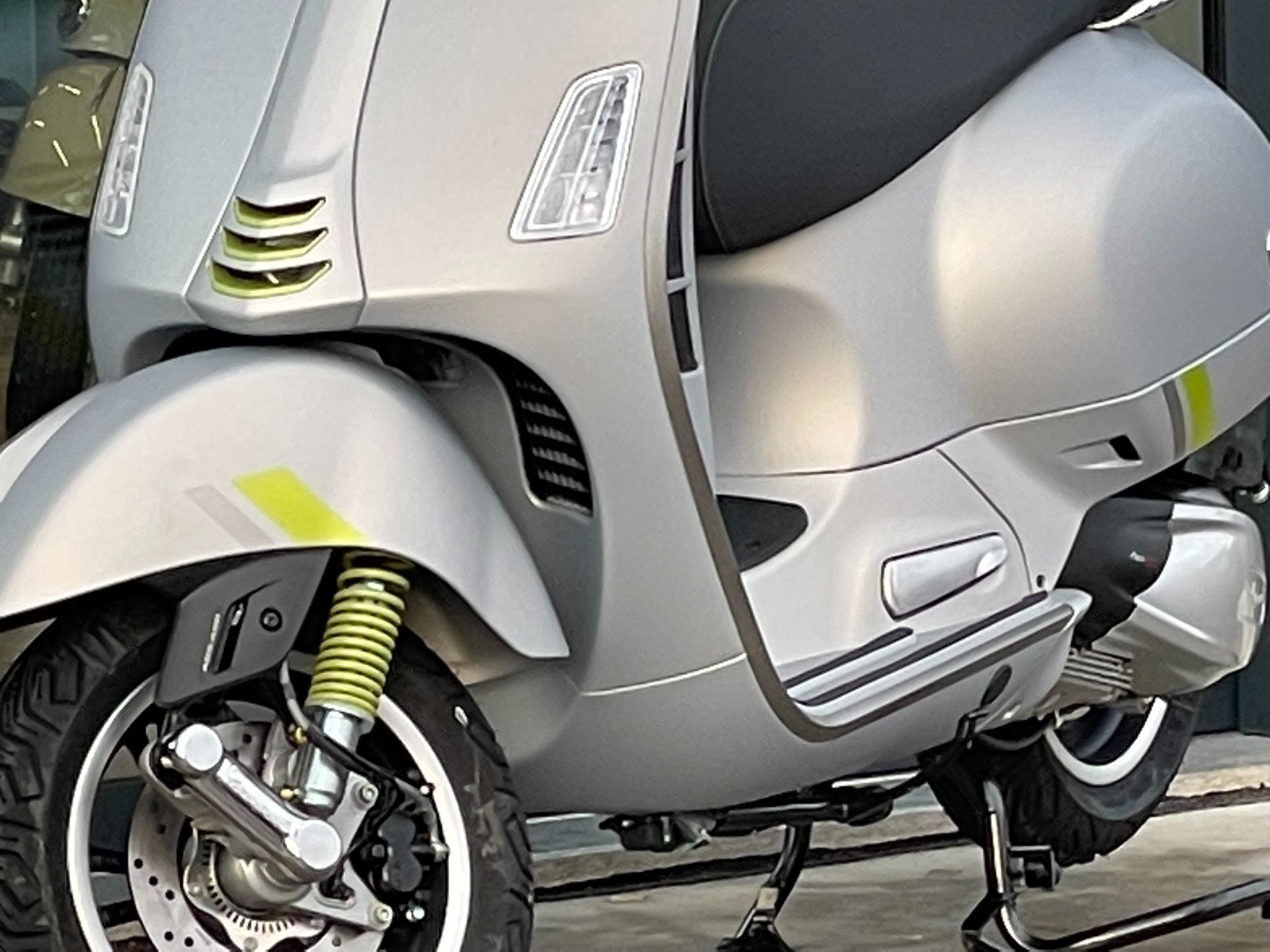 PIAGGIO Vespa GTS 300 Super Tech ABS-image-10
