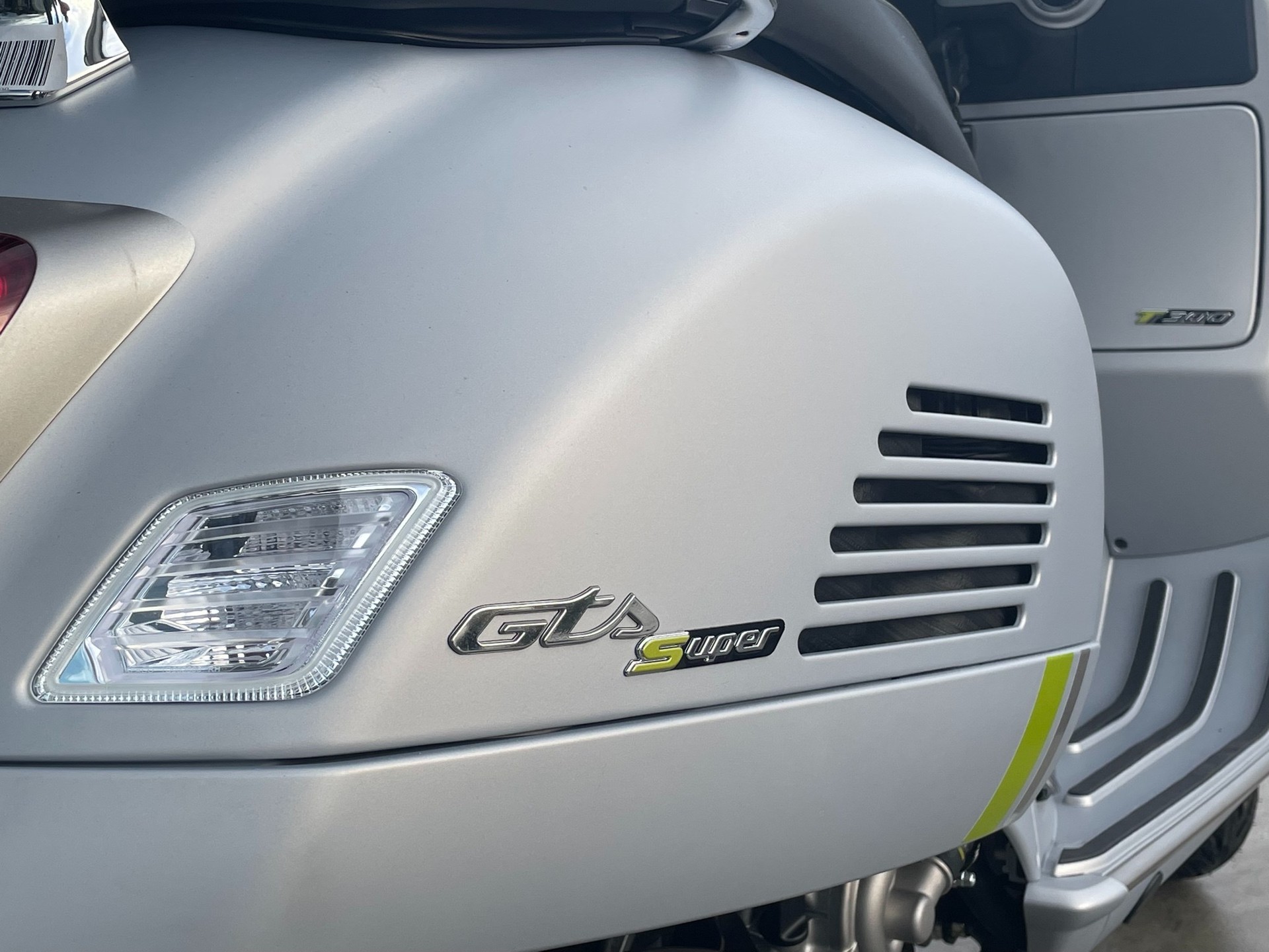 PIAGGIO Vespa GTS 300 Super Tech ABS-image-12