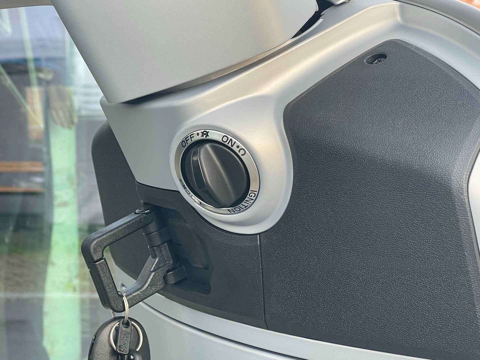 PIAGGIO Vespa GTS 300 Super Tech ABS-image-4