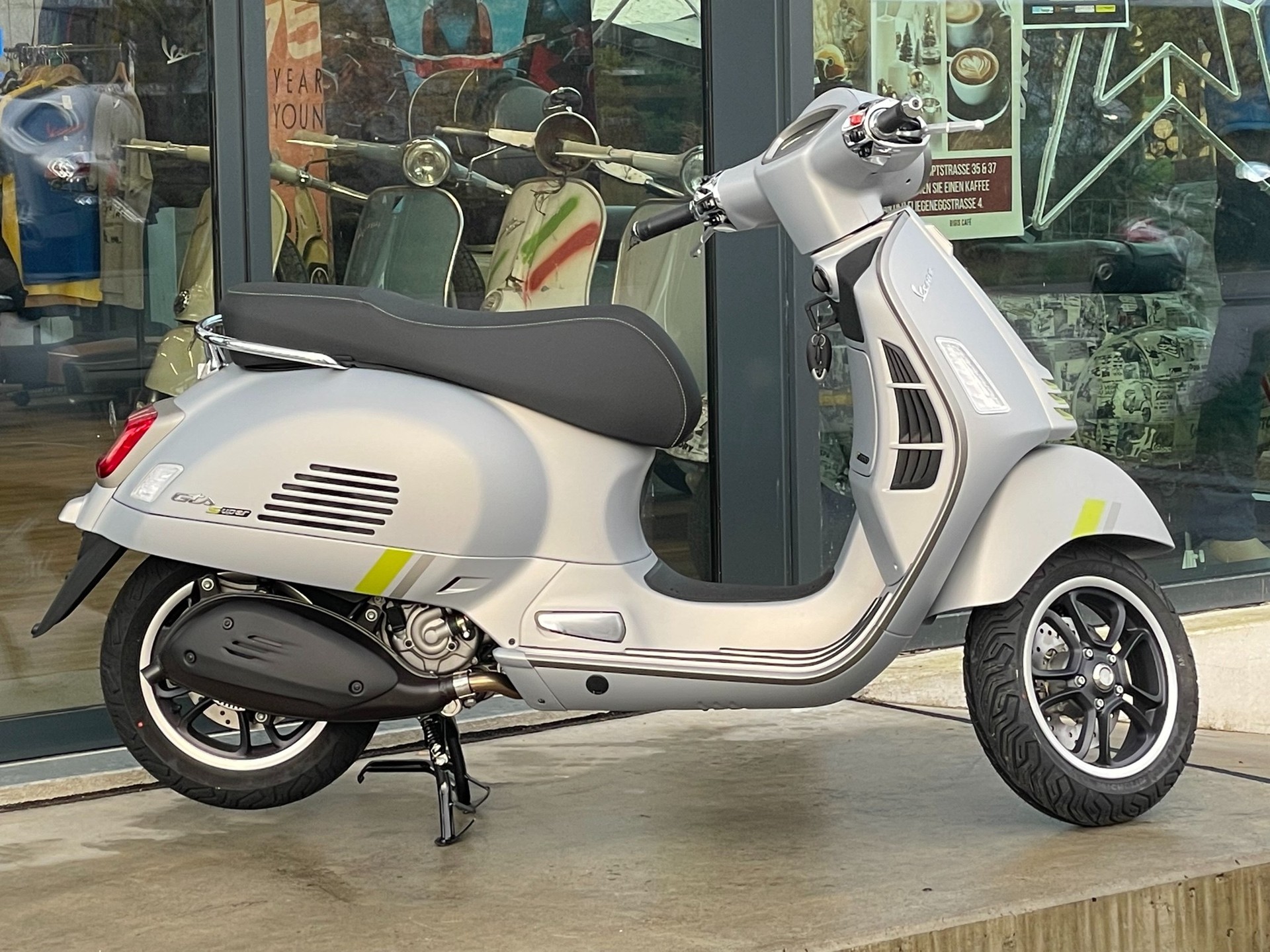 PIAGGIO Vespa GTS 300 Super Tech ABS-image-7