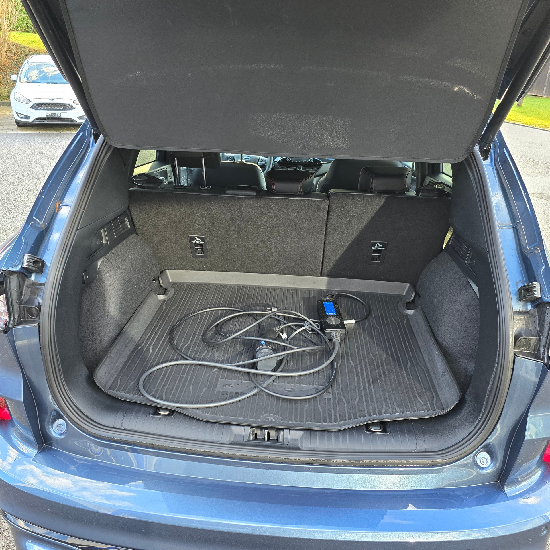 FORD Kuga 2.5 Plug-in Hybrid ST-Line X-image-10