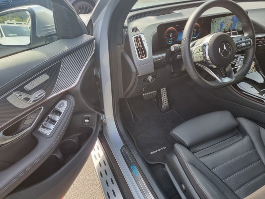 MERCEDES-BENZ EQC 400 AMG Line 4Matic-image-8