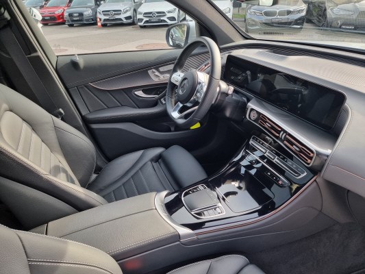 MERCEDES-BENZ EQC 400 AMG Line 4Matic-image-9