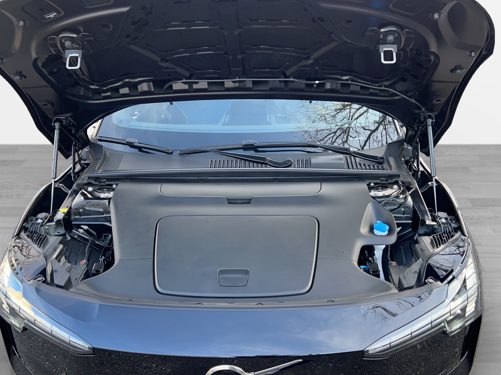 VOLVO EX30 E60 69kWh Single Motor Extended Range Plus-image-15