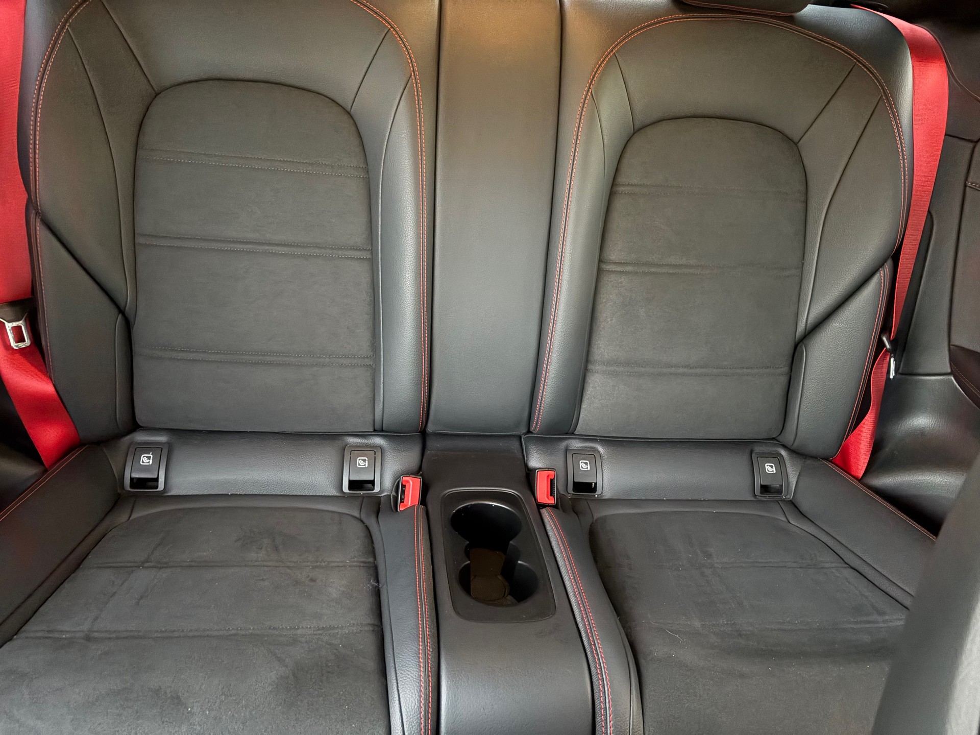 MERCEDES-BENZ C 43 AMG 4Matic 9G-tronic-image-4