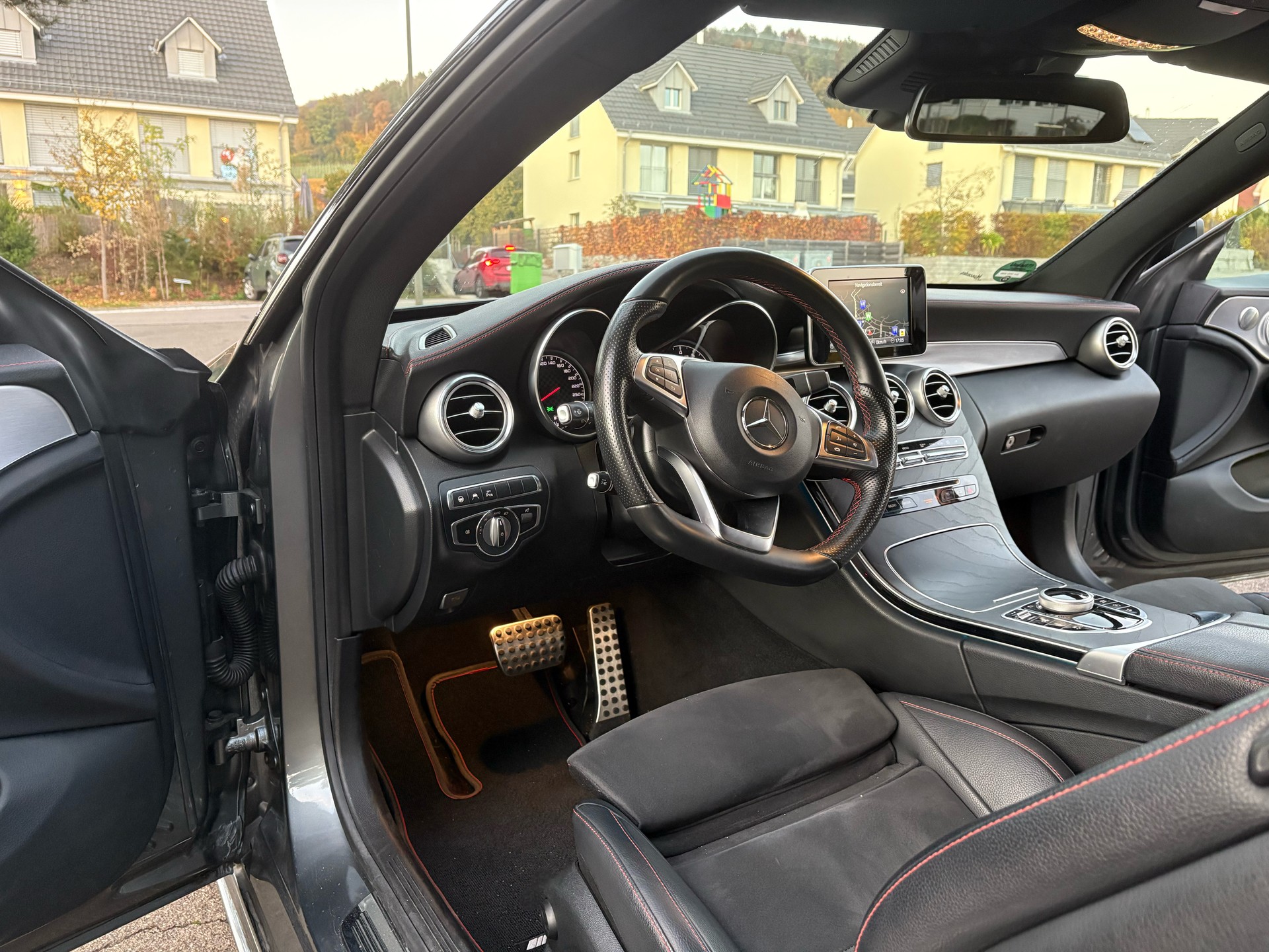 MERCEDES-BENZ C 43 AMG 4Matic 9G-tronic-image-2