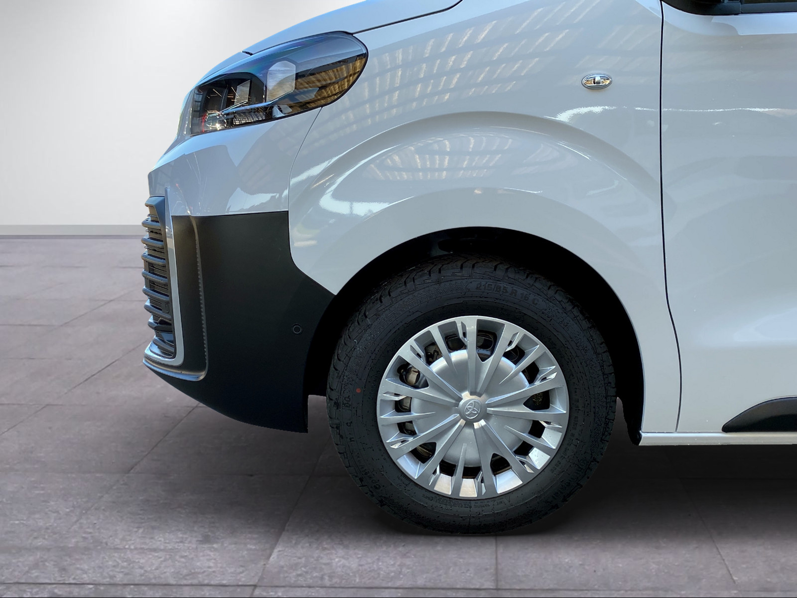TOYOTA PROACE Van L1 2.0 D Advanced-showroom-element-2