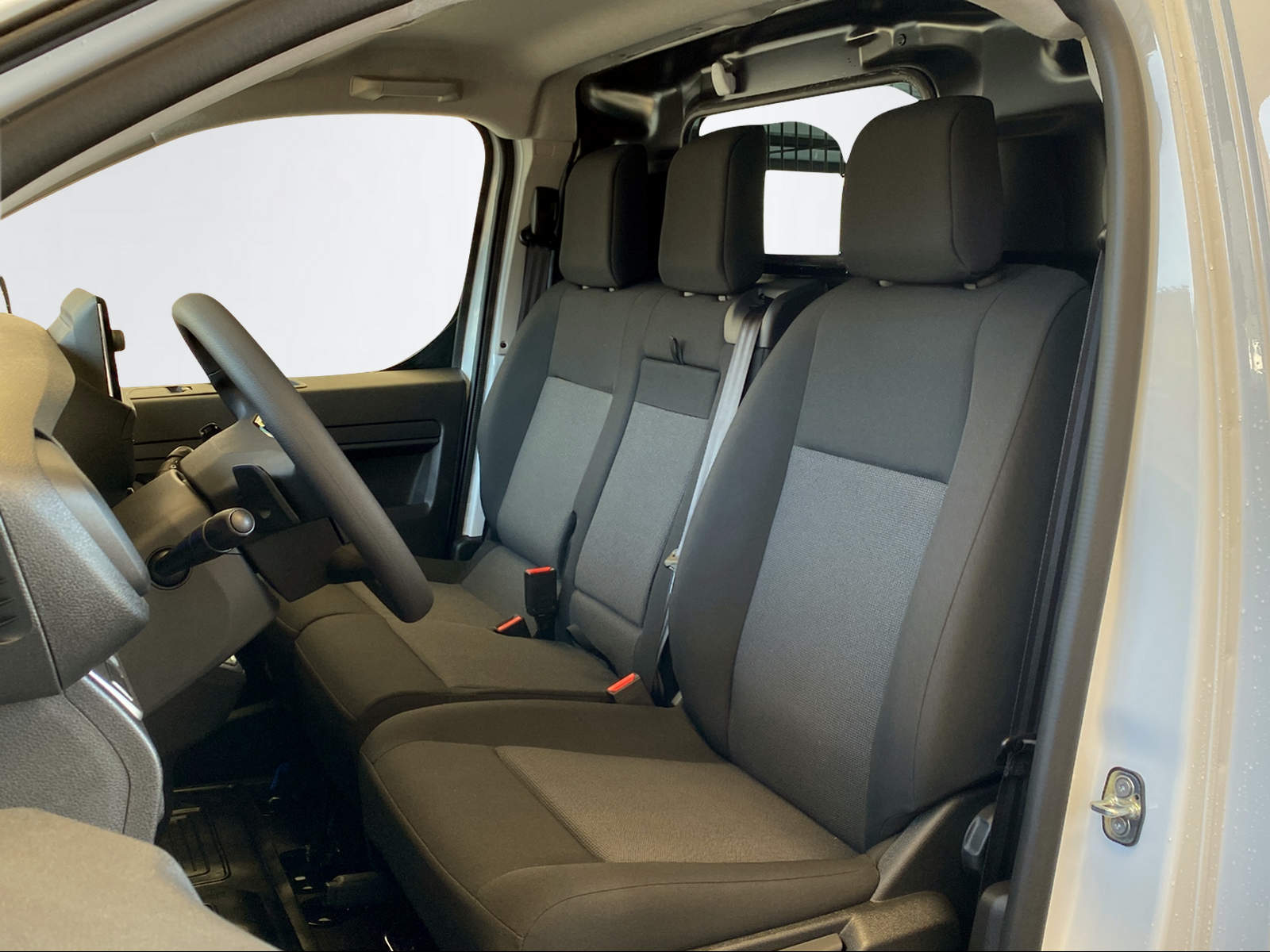 TOYOTA PROACE Van L1 2.0 D Advanced-image-14