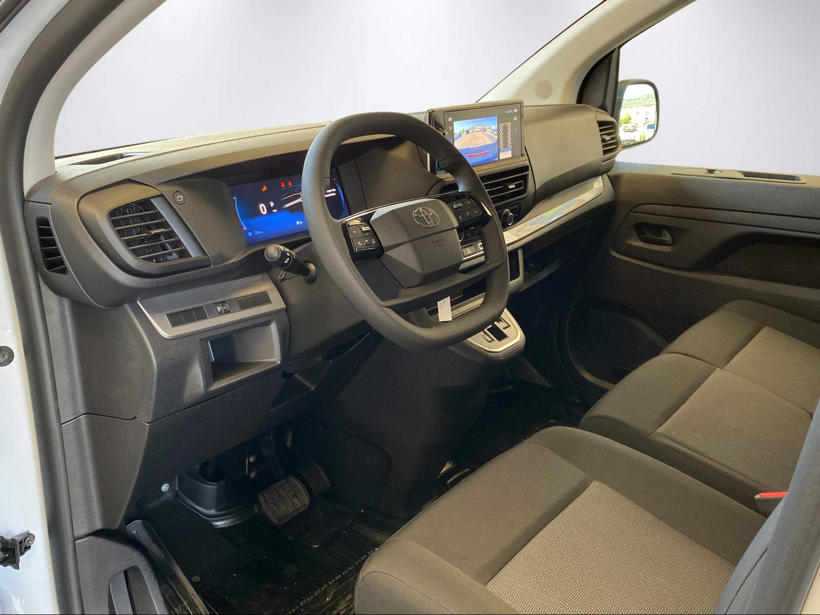 TOYOTA PROACE Van L1 2.0 D Advanced-image-13
