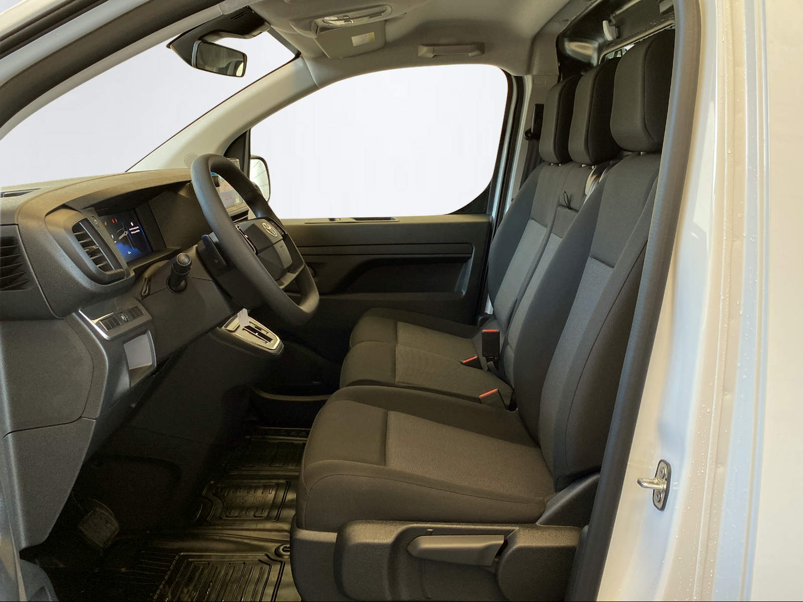 TOYOTA PROACE Van L1 2.0 D Advanced-image-11
