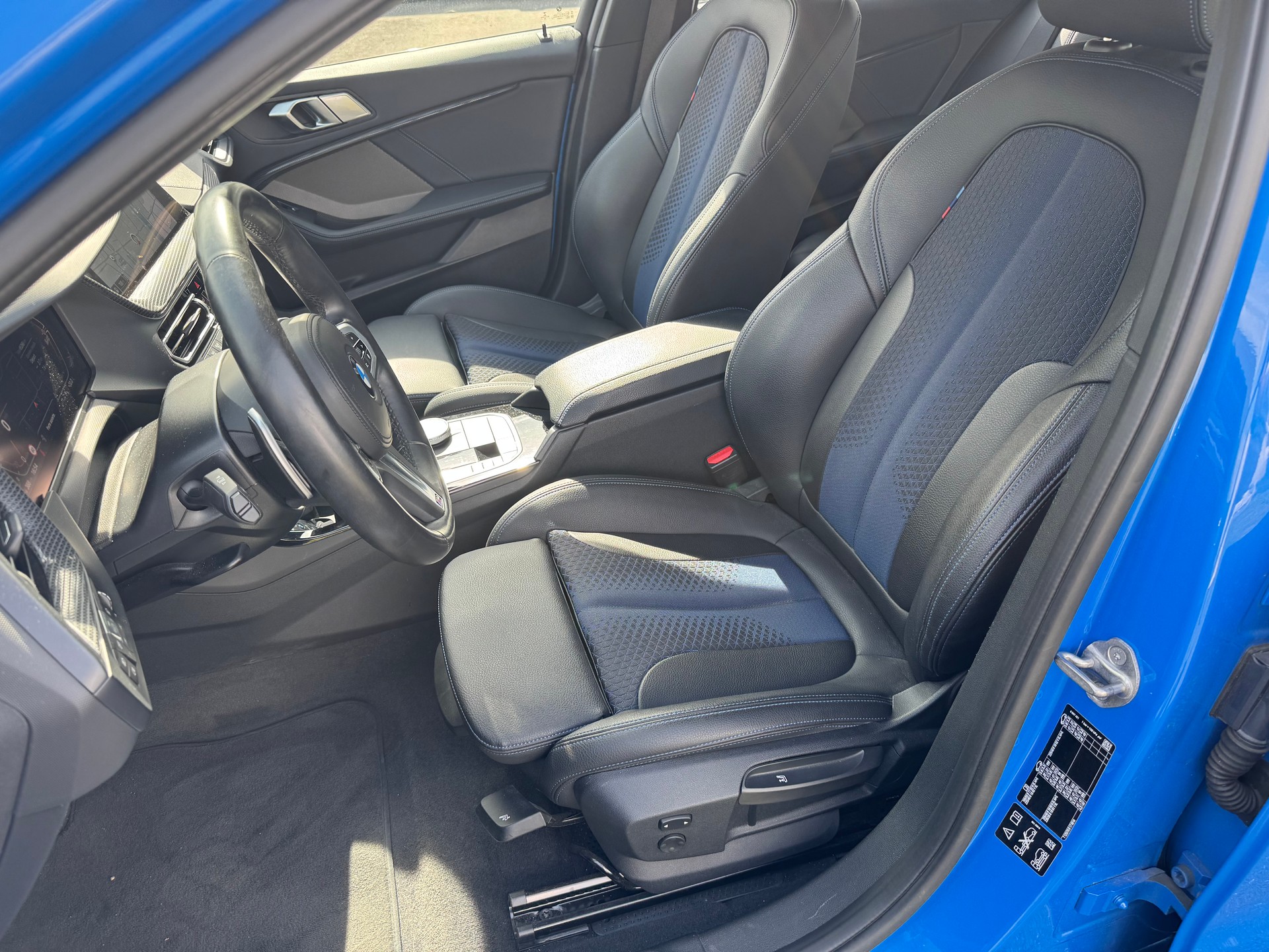 BMW 120d xDrive Steptronic M Sport-image-7
