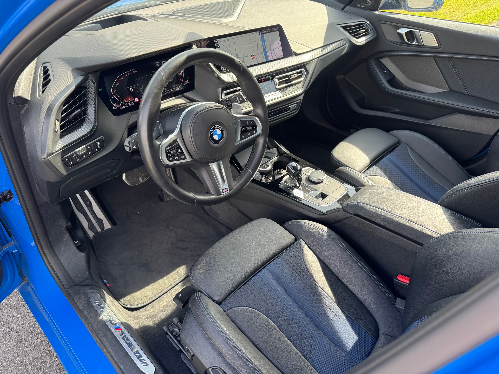 BMW 120d xDrive Steptronic M Sport-image-8