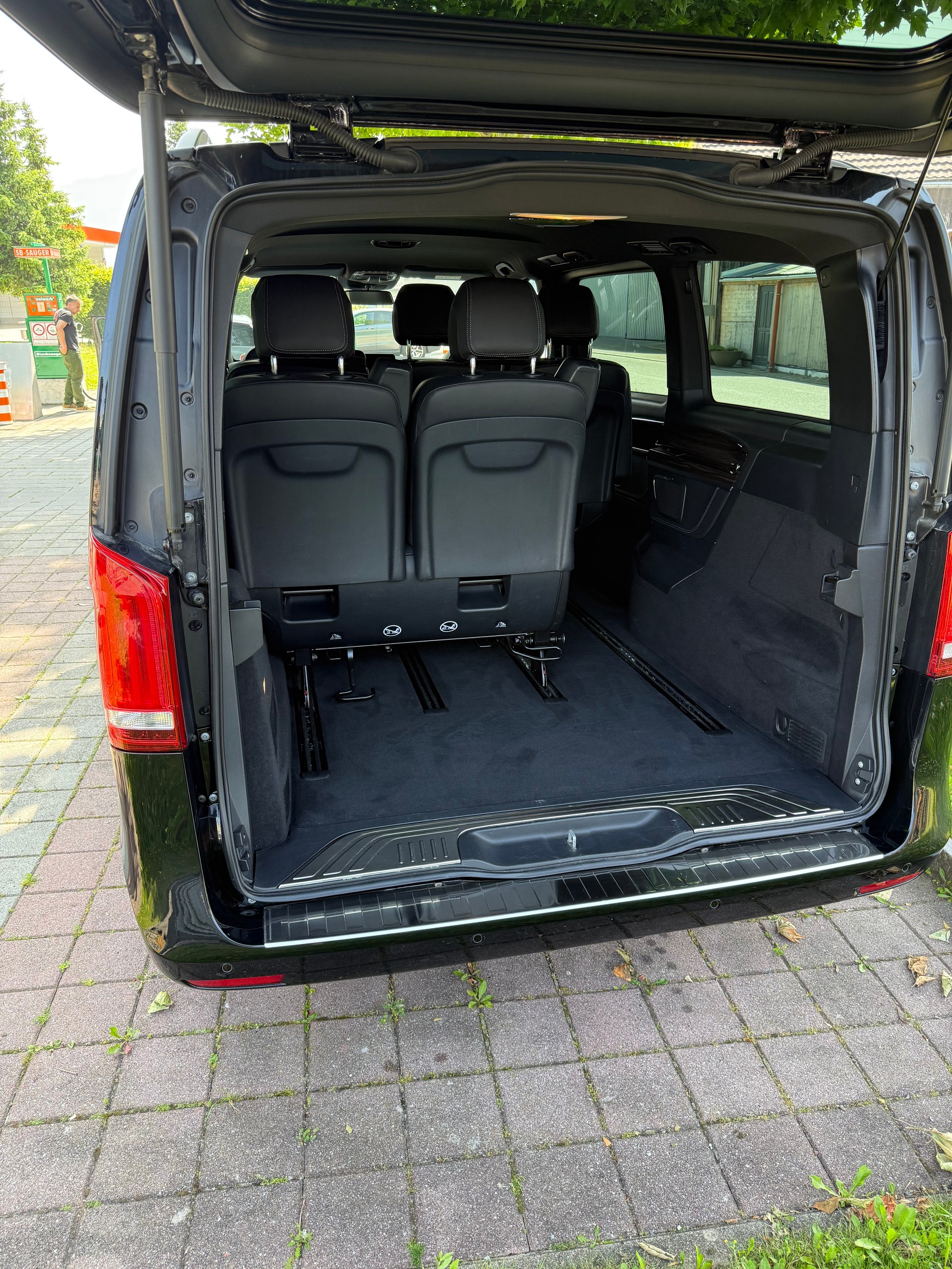 MERCEDES-BENZ V 300 d lang Swiss Edition 4Matic 9G-Tronic-image-6