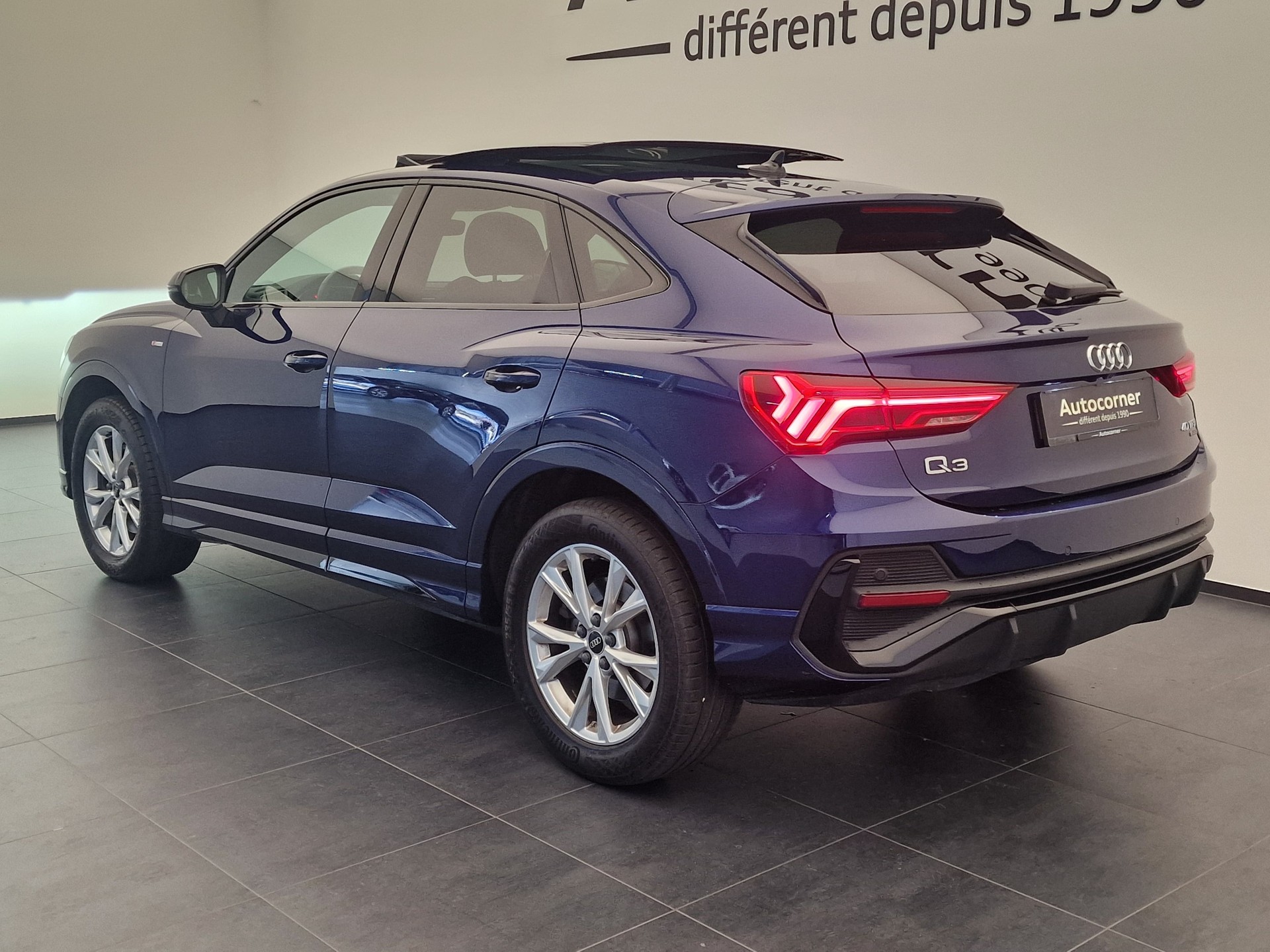 AUDI Q3 Sportback 40 TFSI S line quattro S-tronic-image-8