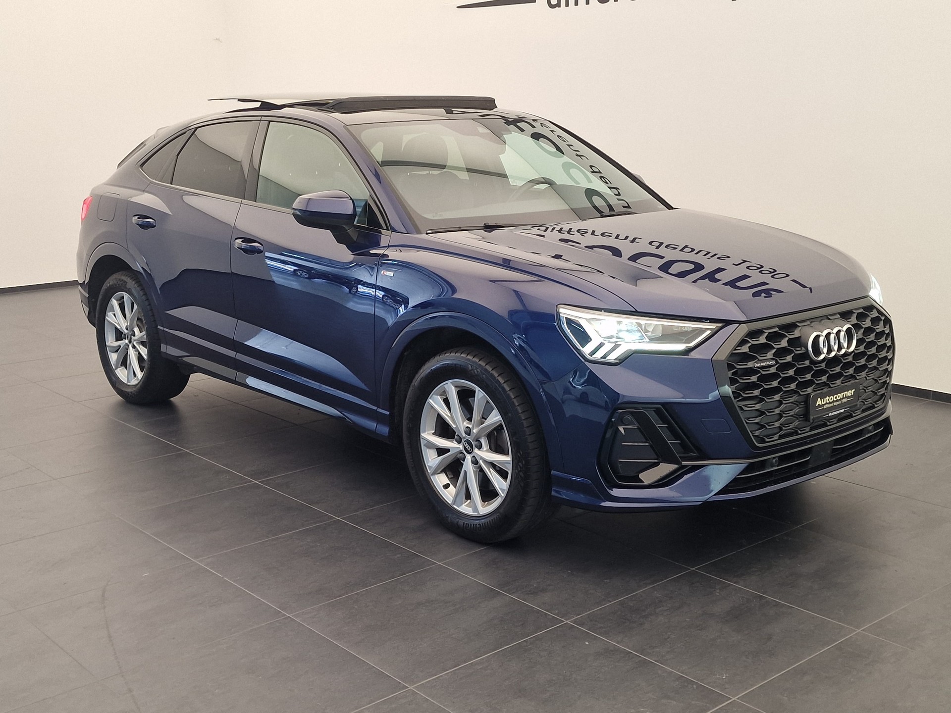 AUDI Q3 Sportback 40 TFSI S line quattro S-tronic-image-4