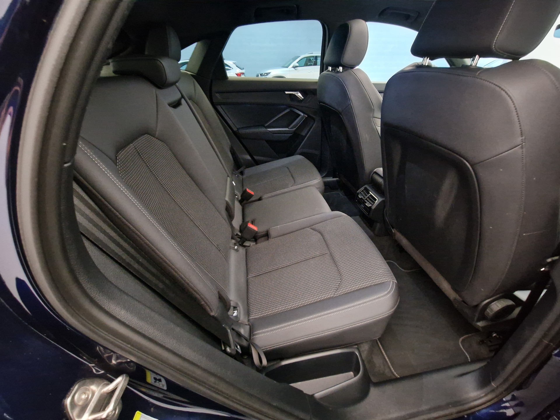 AUDI Q3 Sportback 40 TFSI S line quattro S-tronic-image-14