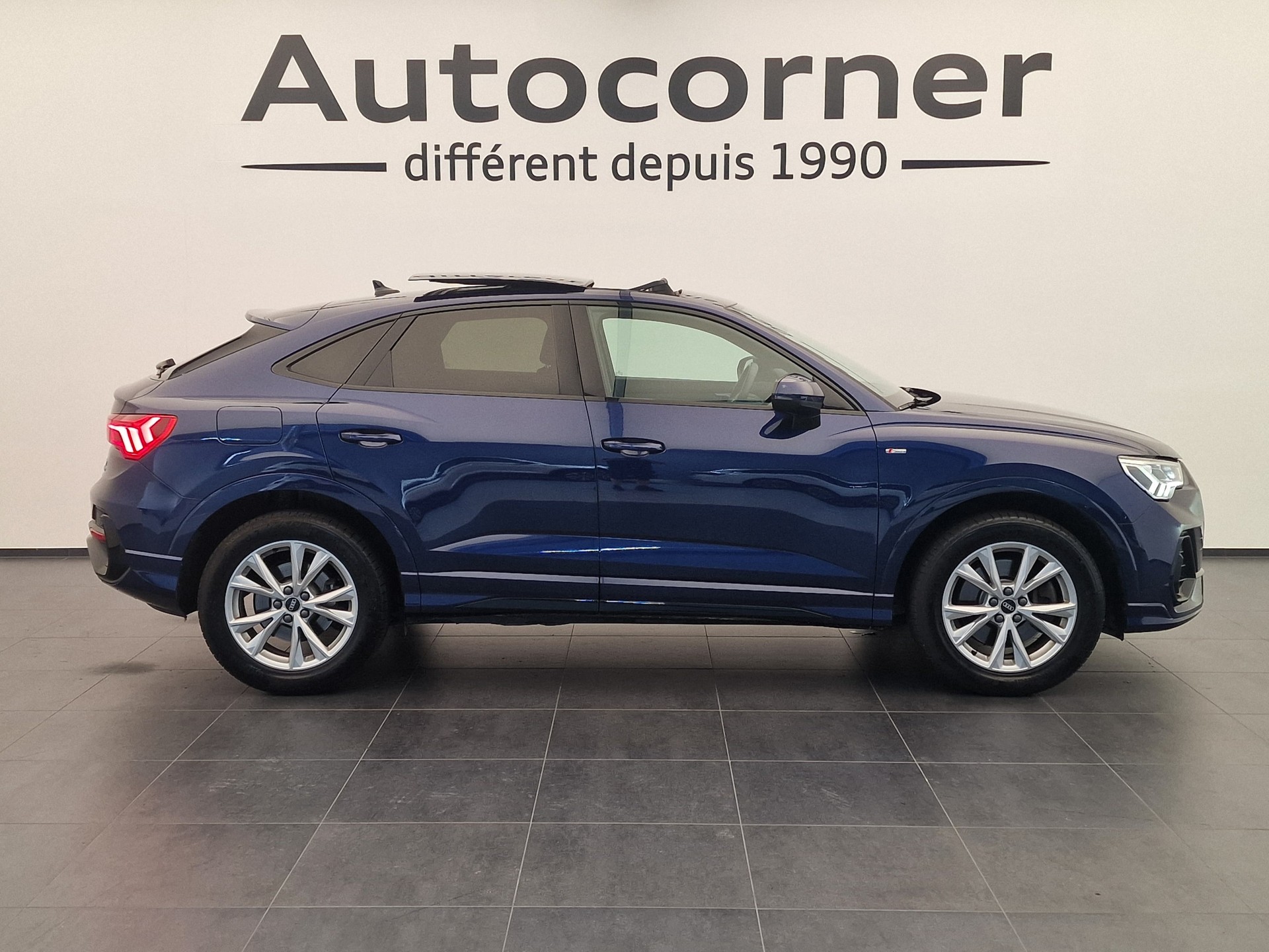 AUDI Q3 Sportback 40 TFSI S line quattro S-tronic-image-5