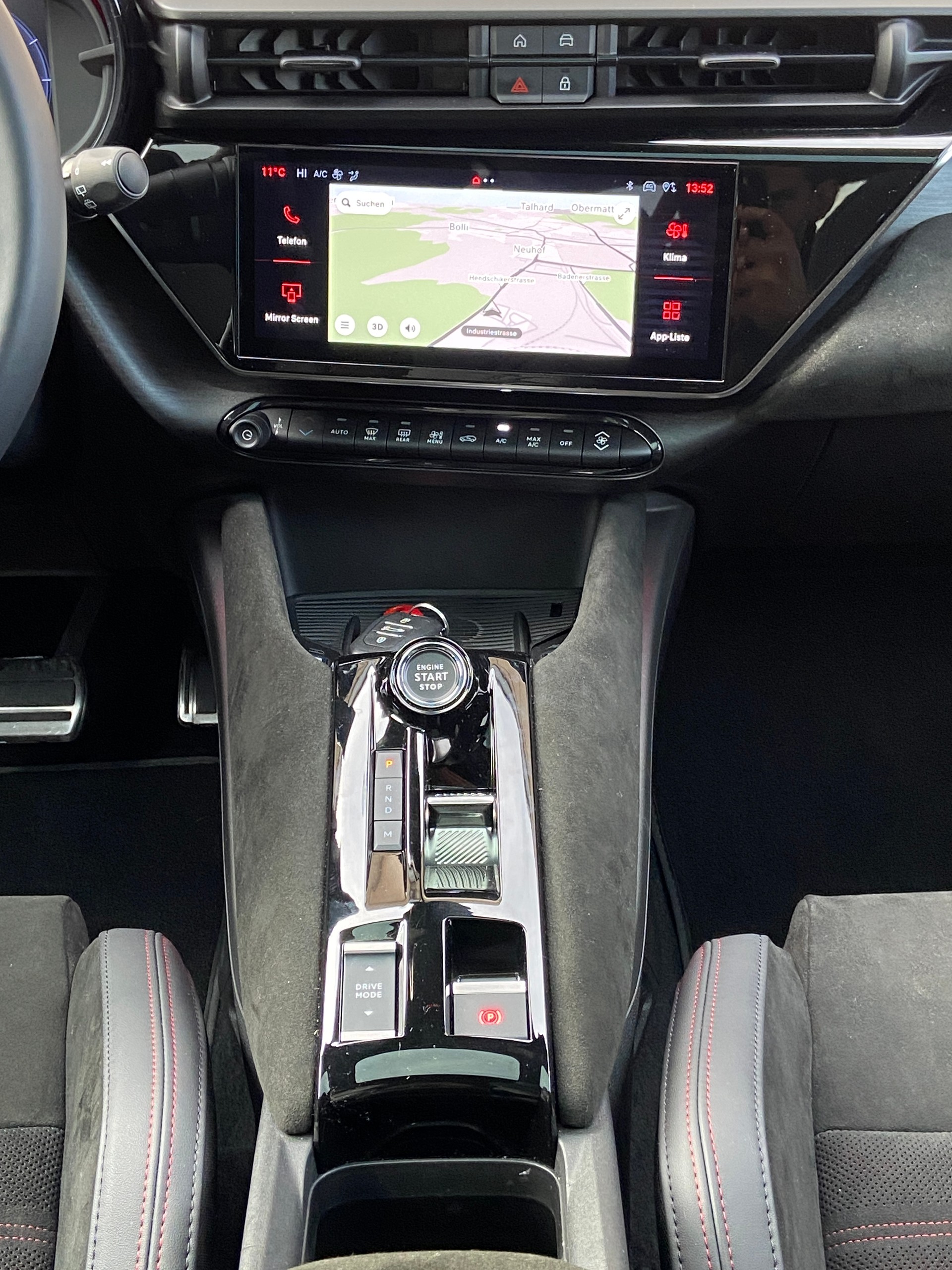 ALFA ROMEO Junior 1.2 48V Hybrid Q4 Tech Sky Sport 4x4-image-8