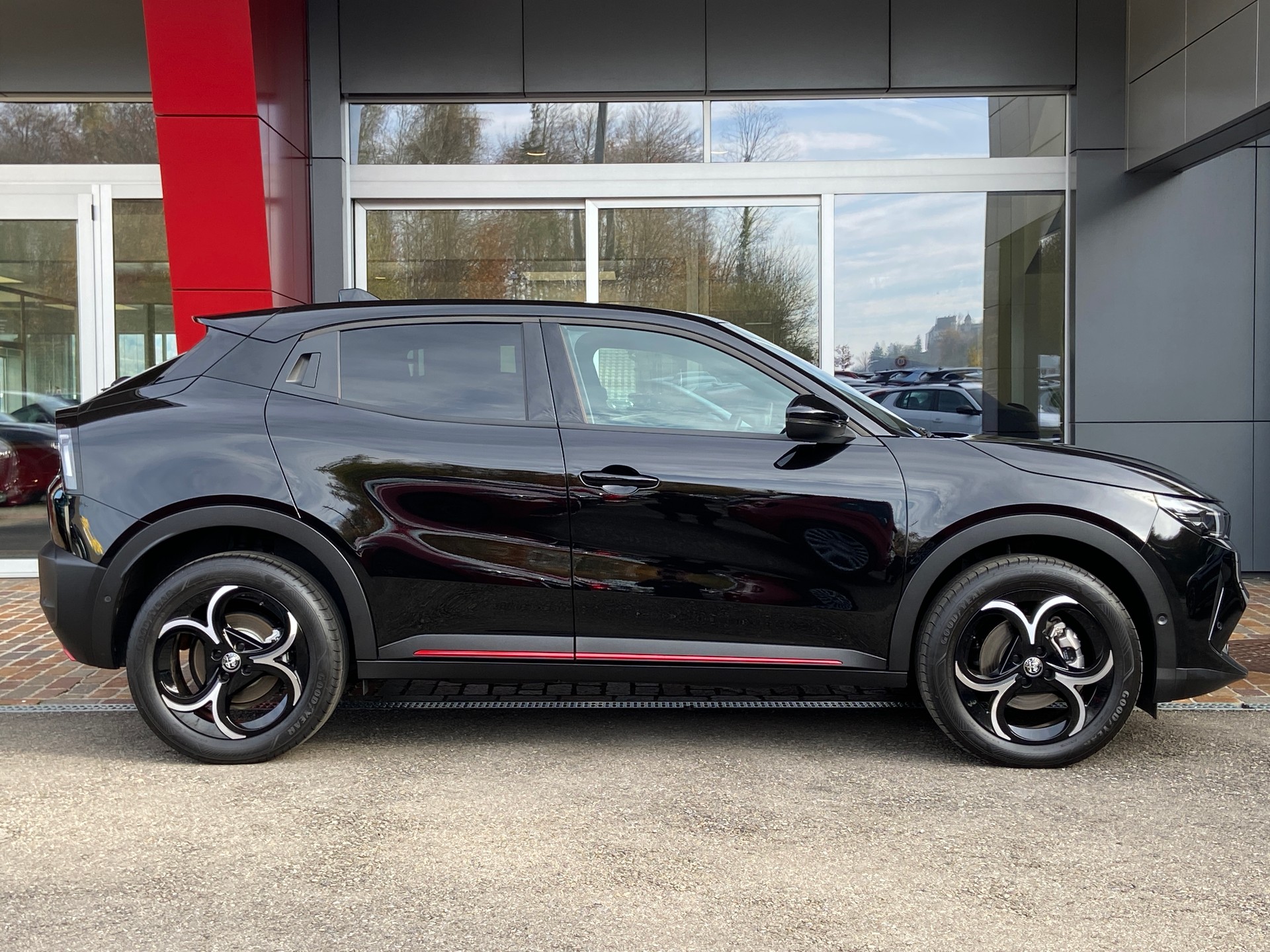 ALFA ROMEO Junior 1.2 48V Hybrid Q4 Tech Sky Sport 4x4-image-15