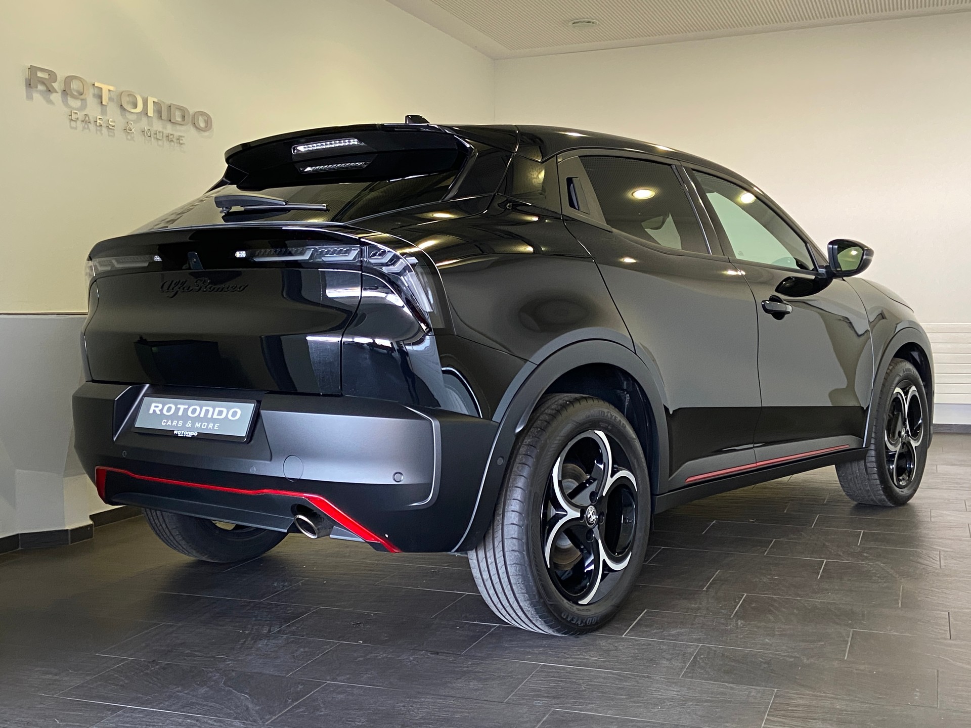 ALFA ROMEO Junior 1.2 48V Hybrid Q4 Tech Sky Sport 4x4-image-1