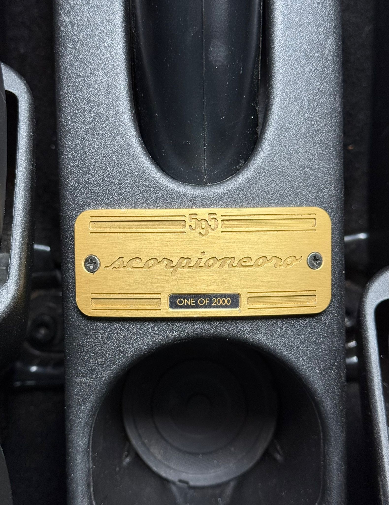 FIAT 595C 1.4 16V Turbo Abarth Scorpione Oro-image-3