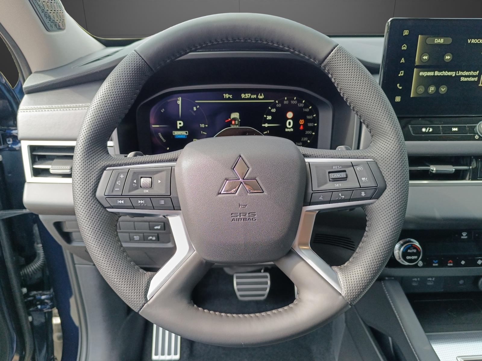 MITSUBISHI Outlander 2.4 PHEV Instyle 4x4-image-10