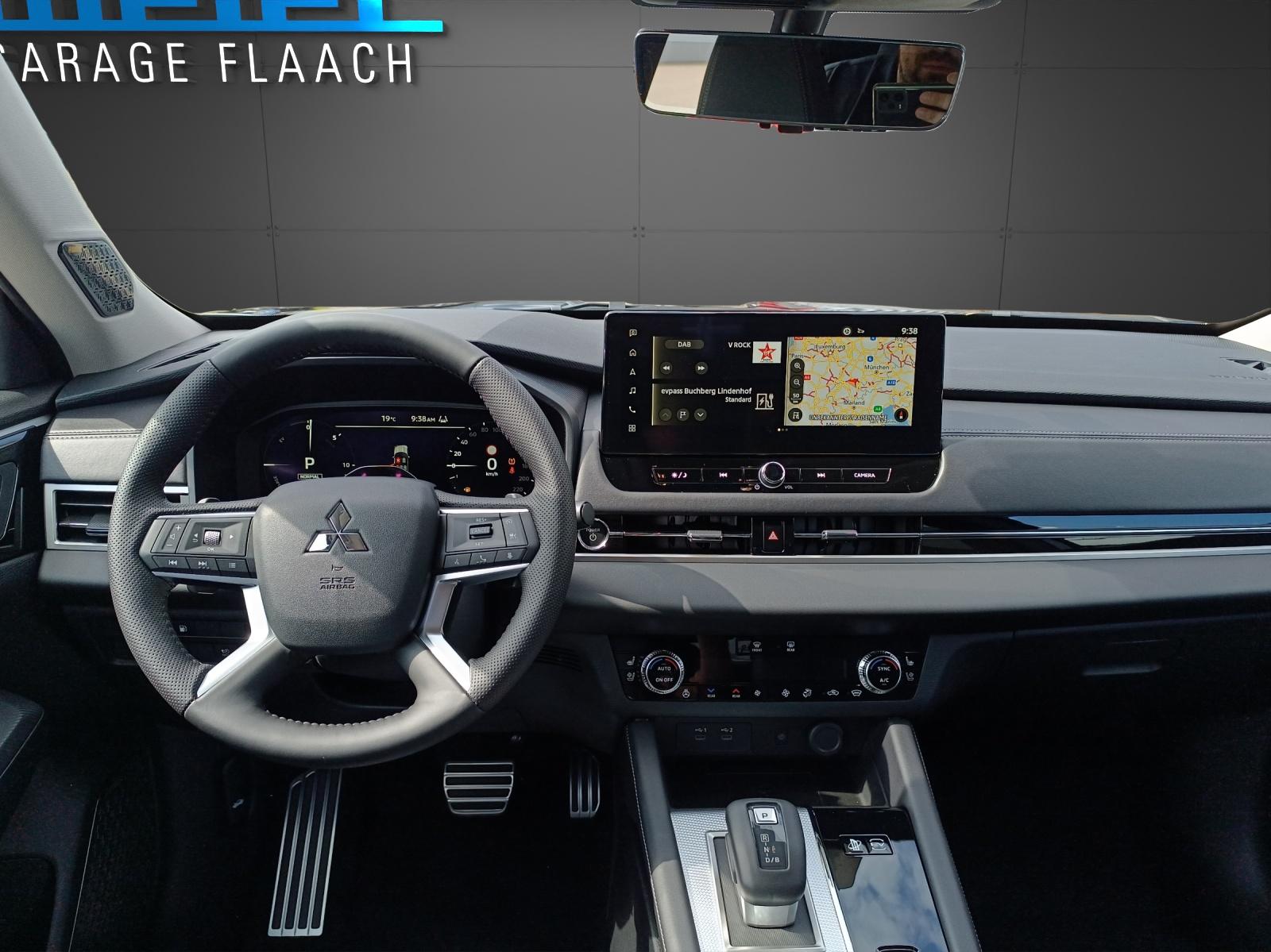 MITSUBISHI Outlander 2.4 PHEV Instyle 4x4-image-11