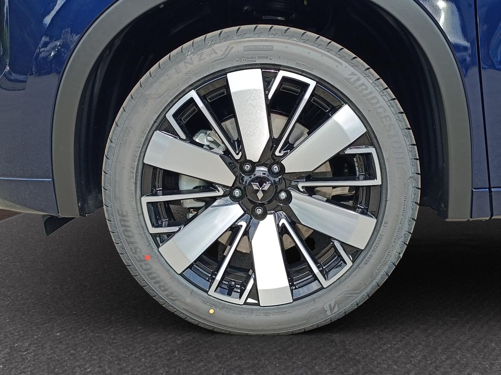 MITSUBISHI Outlander 2.4 PHEV Instyle 4x4-image-8