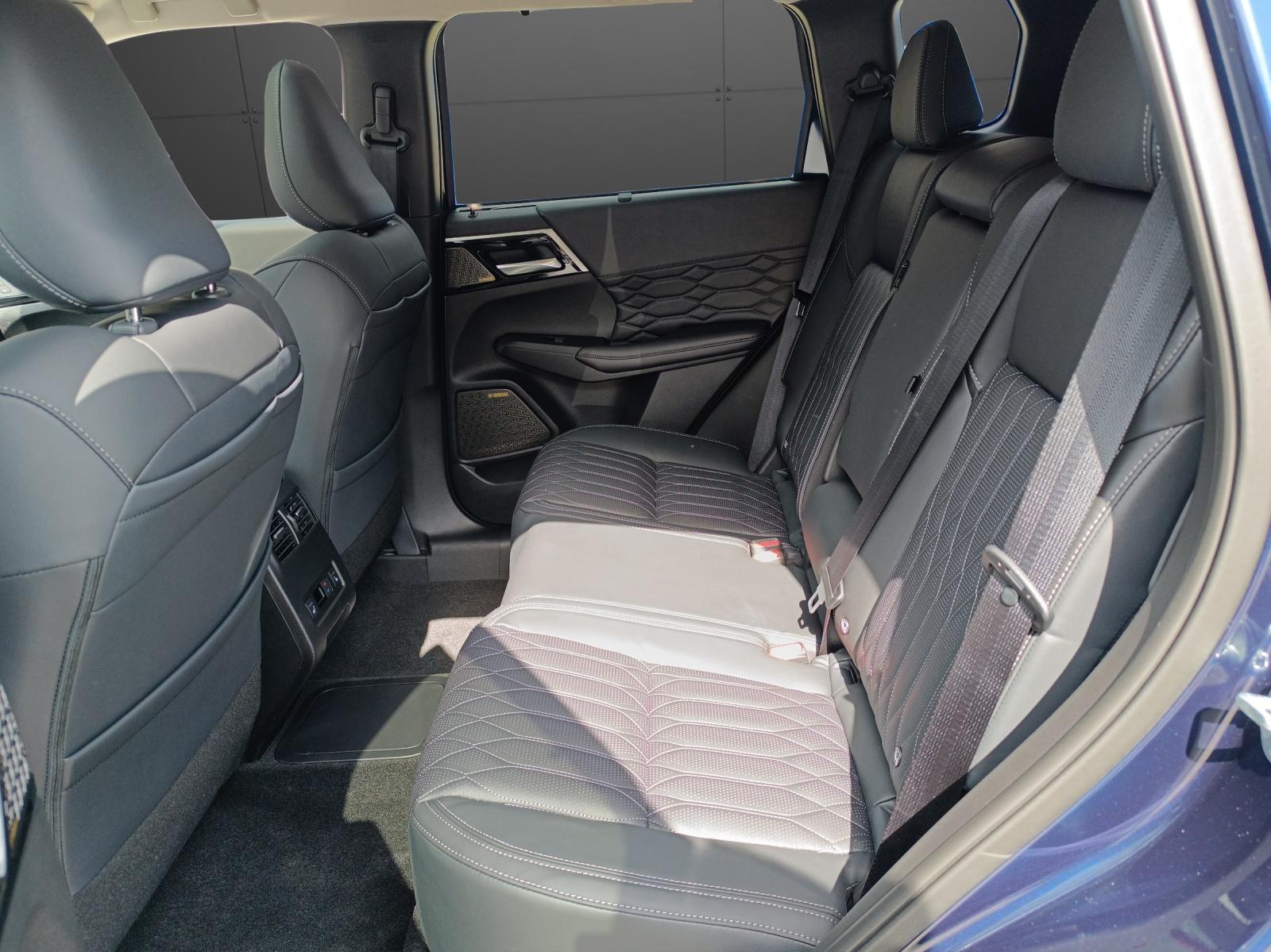 MITSUBISHI Outlander 2.4 PHEV Instyle 4x4-image-14