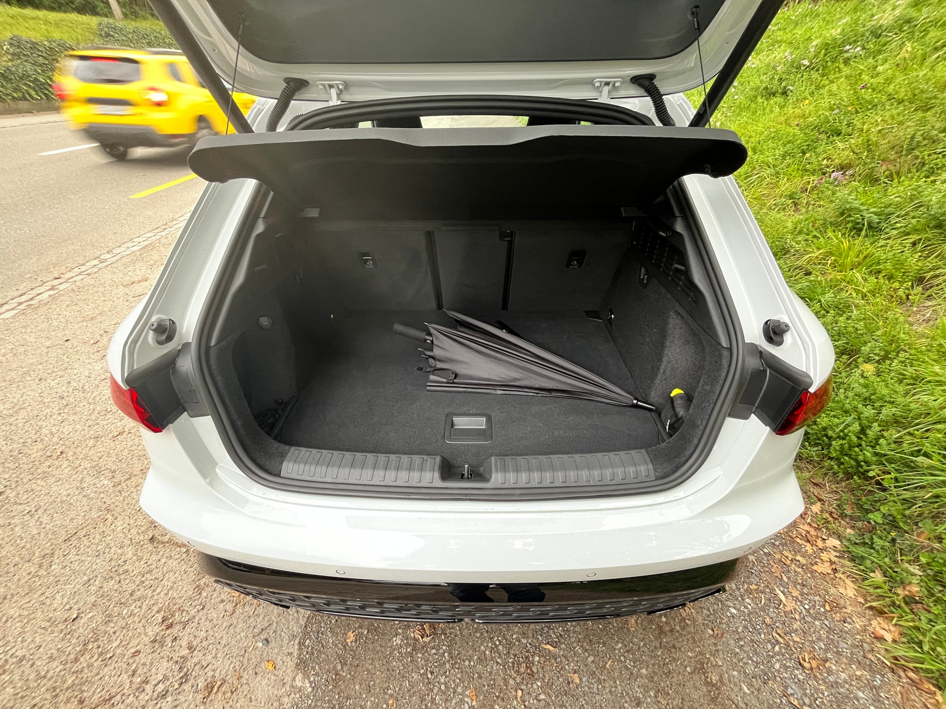 AUDI S3 Sportback TFSI quattro S-tronic-image-4