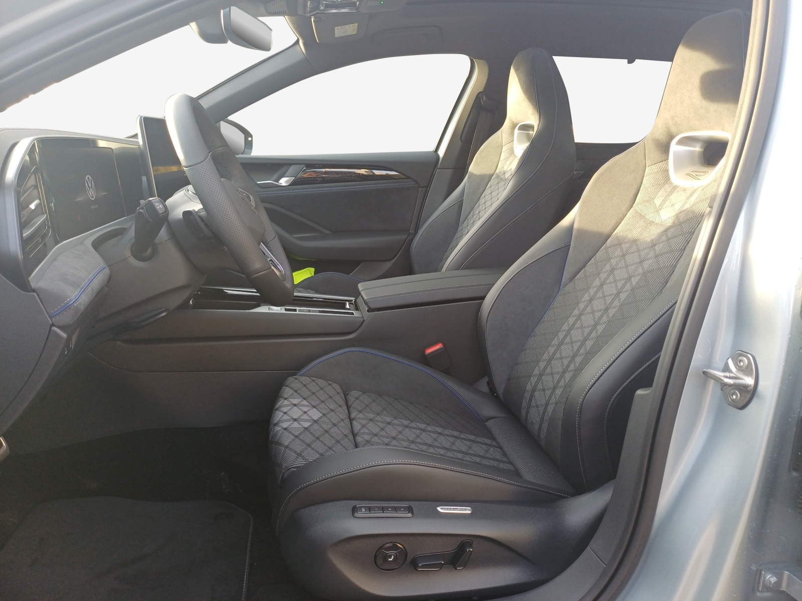 VW Passat Variant 2.0 TSI evo4 R-Line 4 Motion DSG-image-7