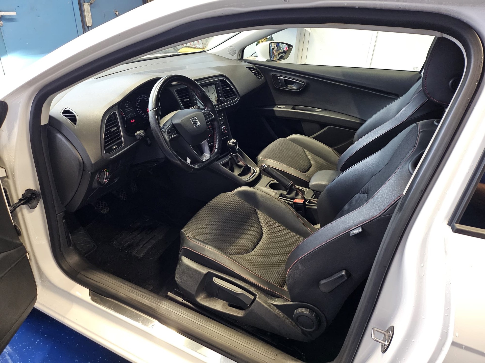 SEAT Leon 1.8 TSI FR Line-image-6