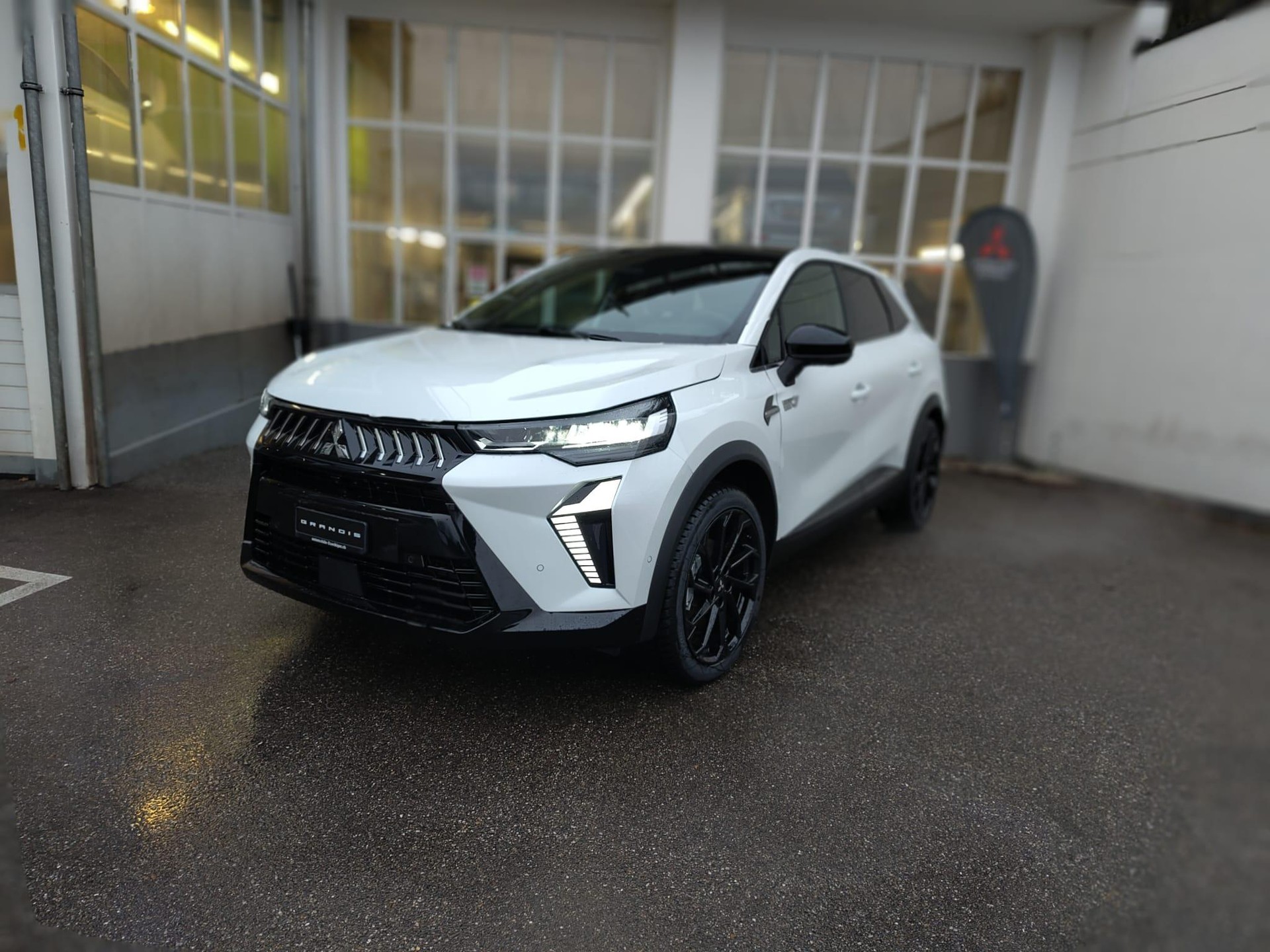 MITSUBISHI Grandis 1.8 HEV Instyle