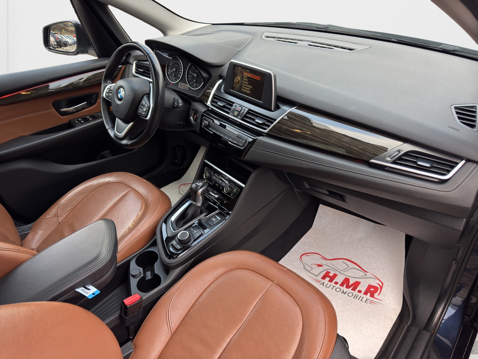 BMW 220i Active Tourer Luxury Line Steptronic-image-10