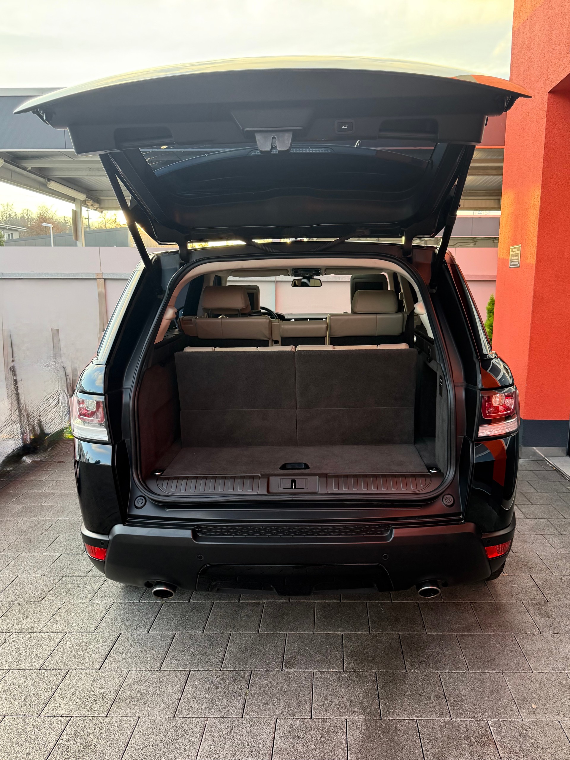 LAND ROVER Range Rover Sport 3.0 TDV6 HSE Automatic-image-3