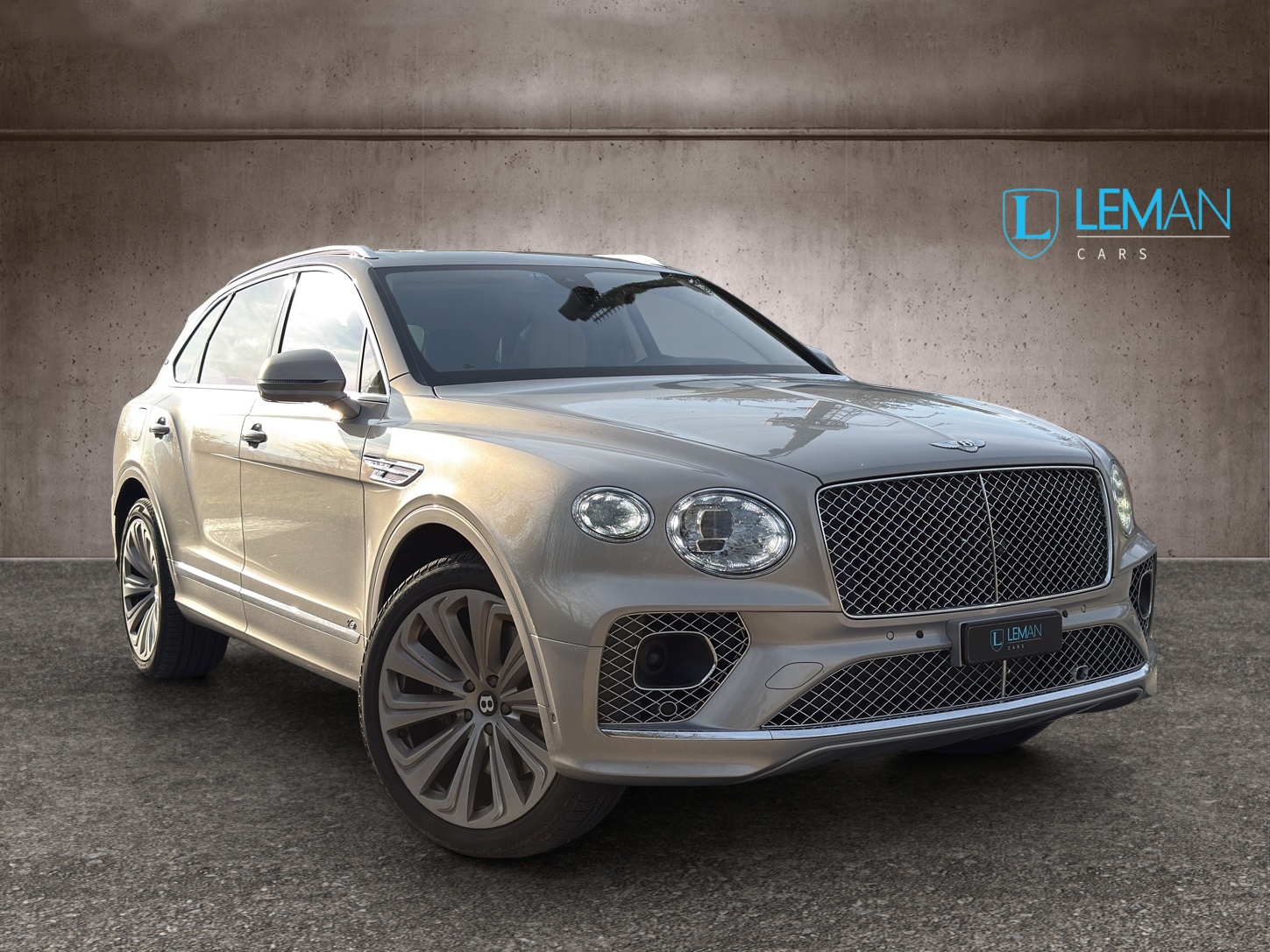 BENTLEY Bentayga V8 First Edition-image-2