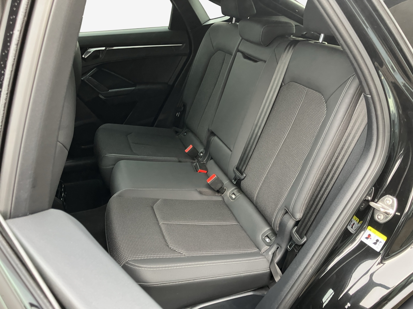 AUDI Q3 Sportback 35 TFSI S line Attraction S-tronic-image-11