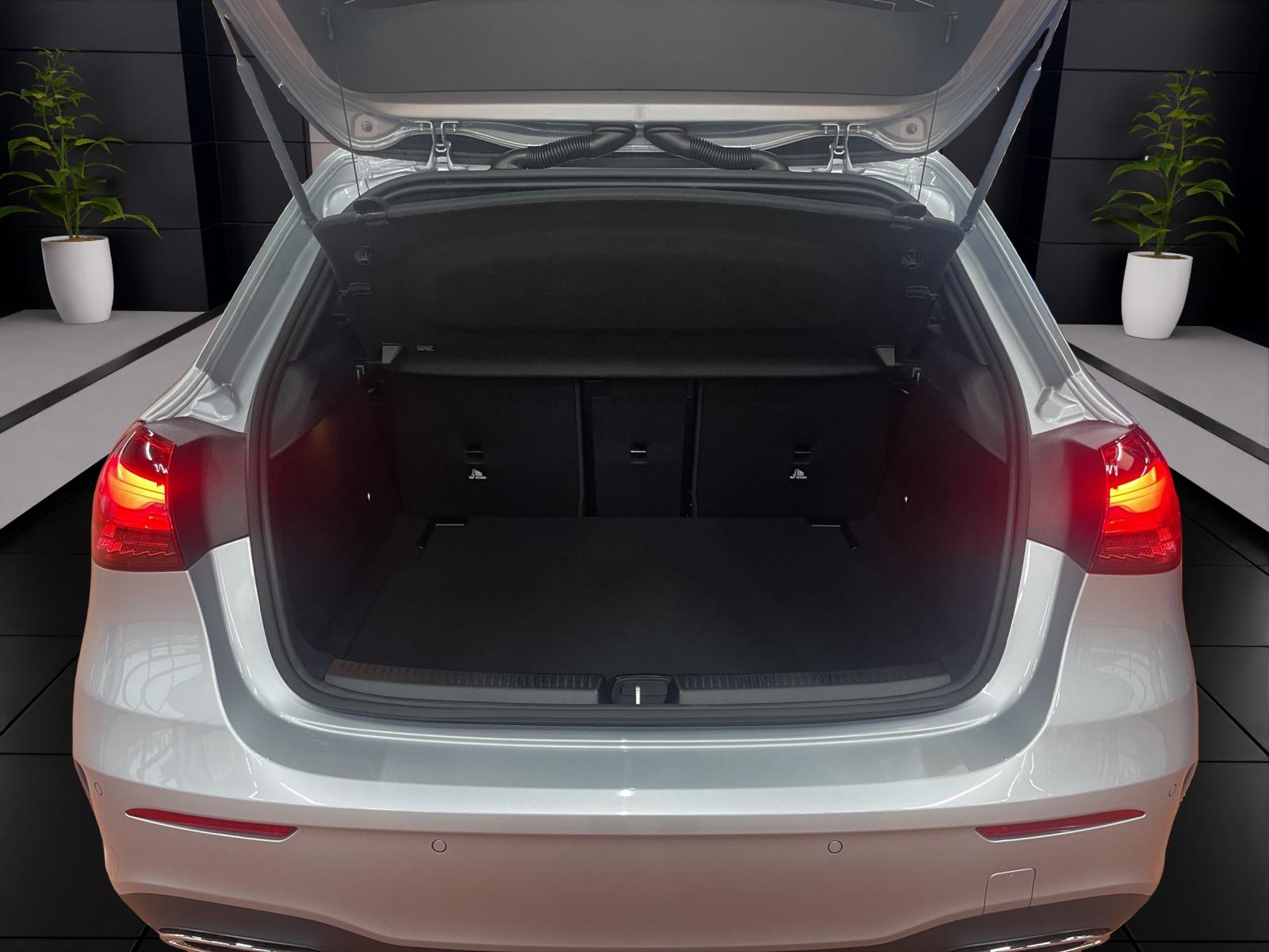 MERCEDES-BENZ A 220 4MATIC AMG Line-image-8