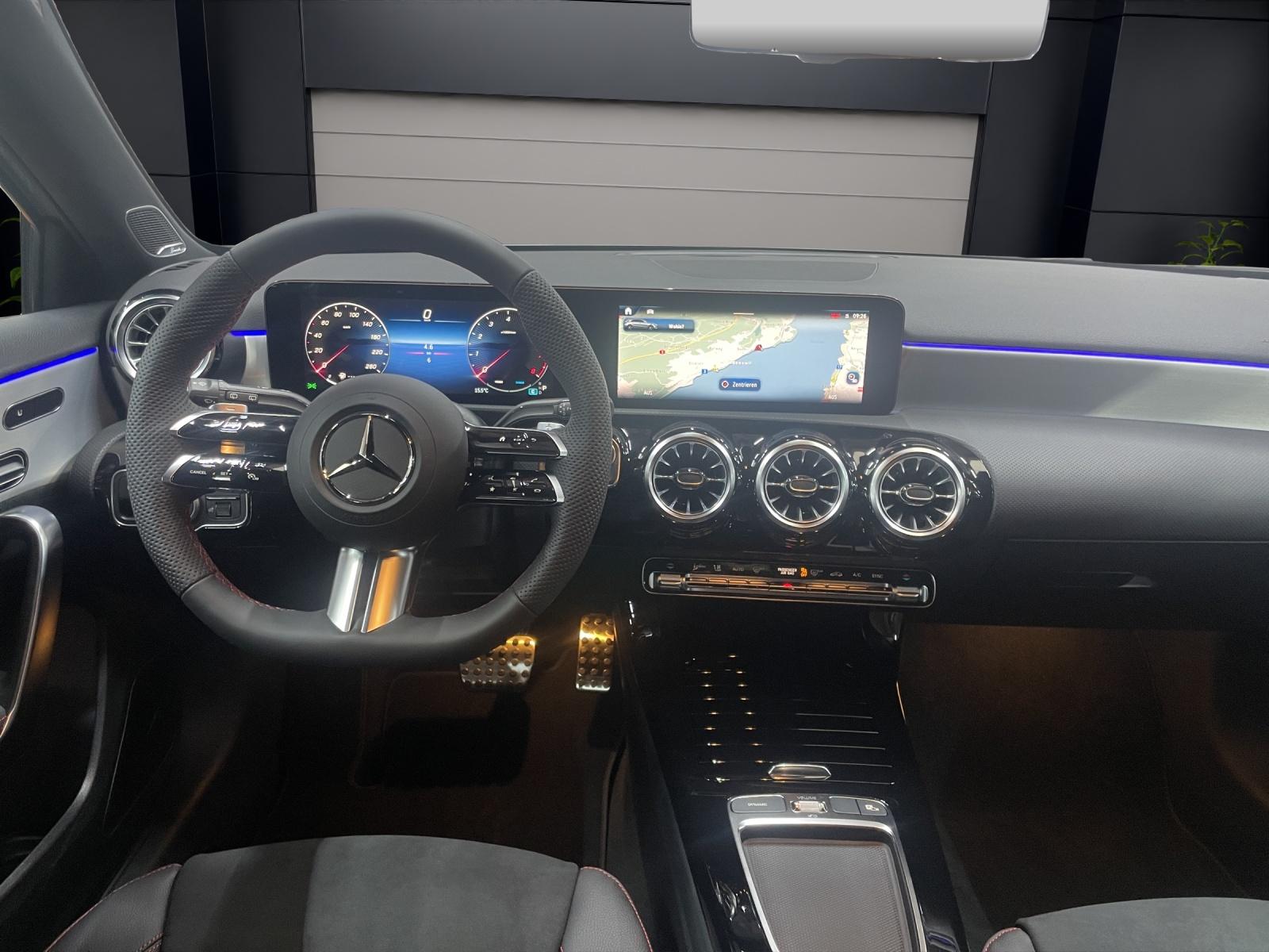 MERCEDES-BENZ A 220 4MATIC AMG Line-image-4