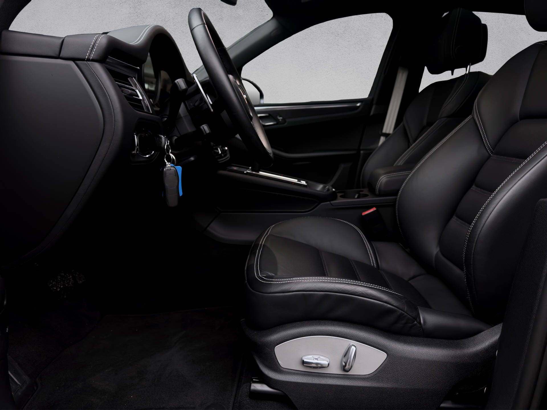 PORSCHE Macan GTS-image-6
