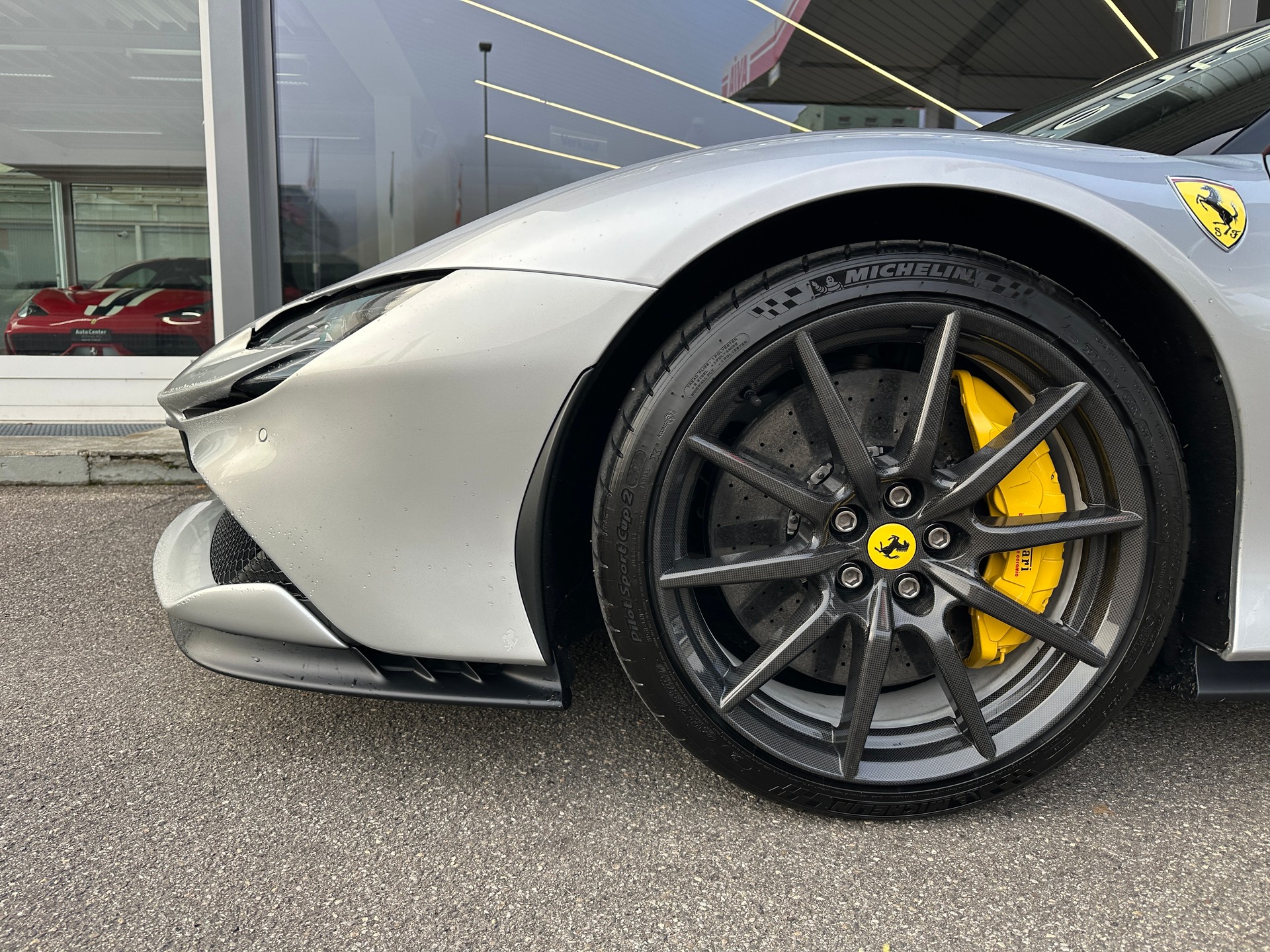 FERRARI SF90 Stradale Assetto Fiorano-showroom-element-2