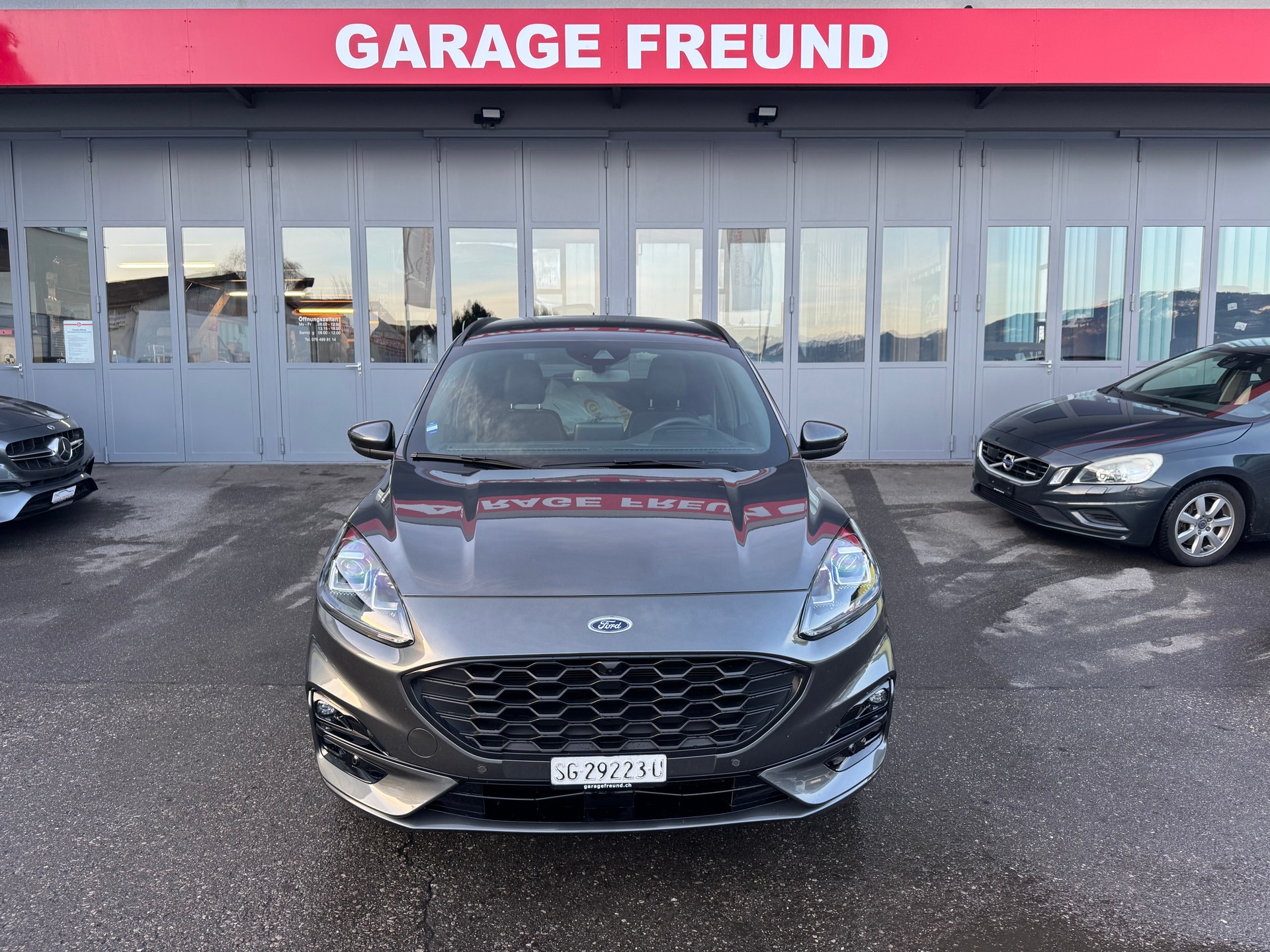 FORD Kuga 2.5 FHEV ST-Line X 4WD-image-4