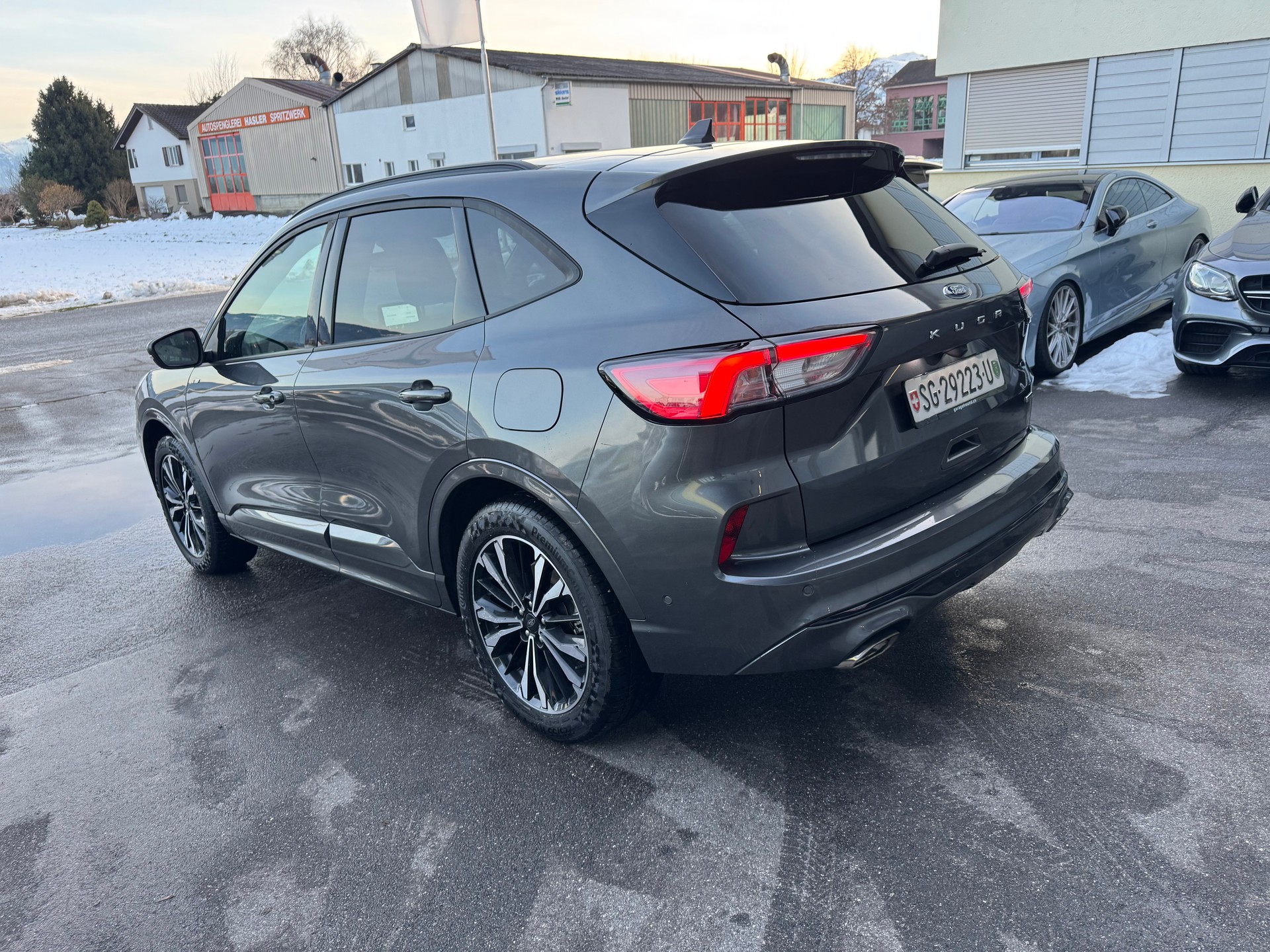 FORD Kuga 2.5 FHEV ST-Line X 4WD-image-7