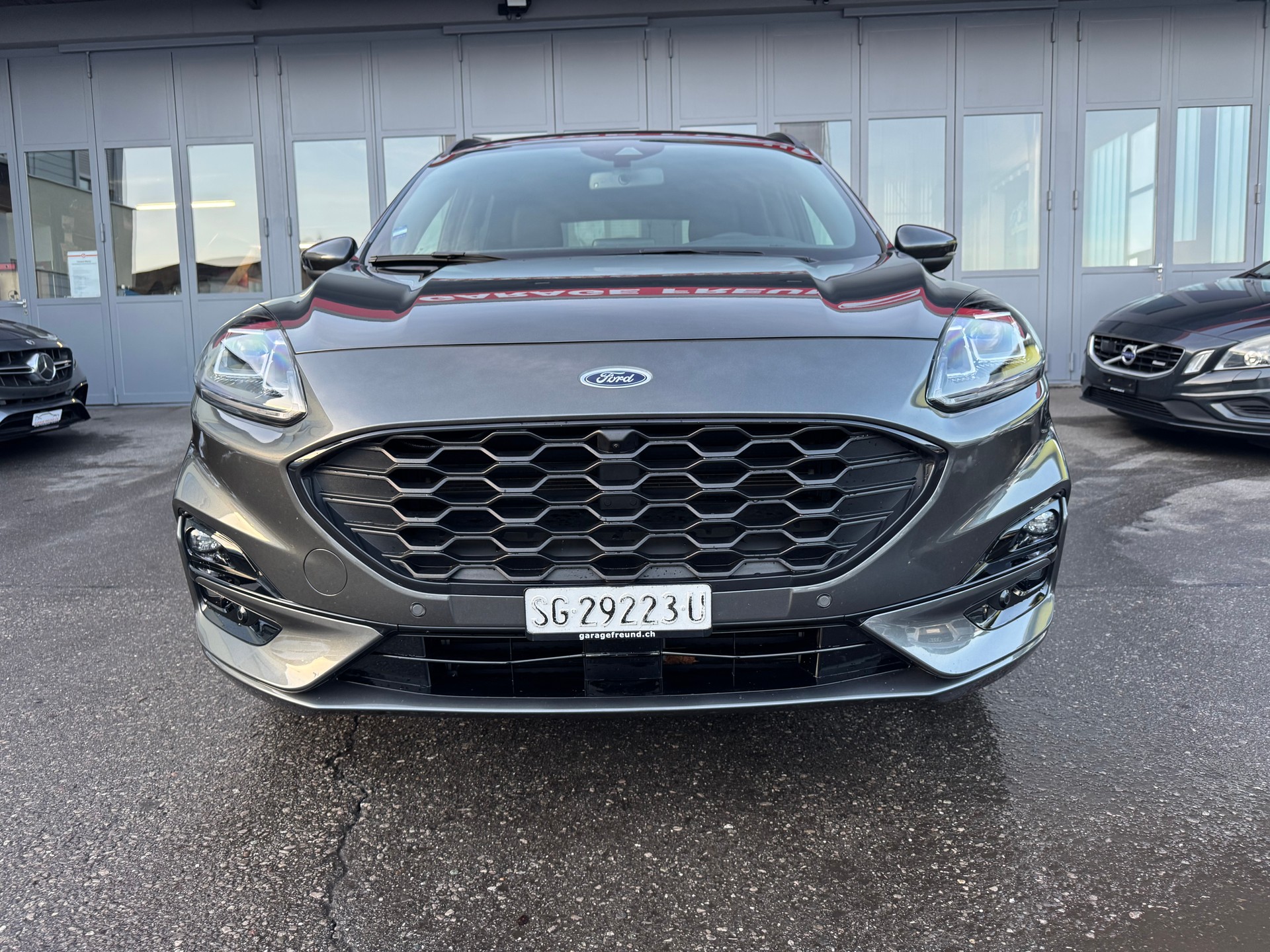 FORD Kuga 2.5 FHEV ST-Line X 4WD-image-3