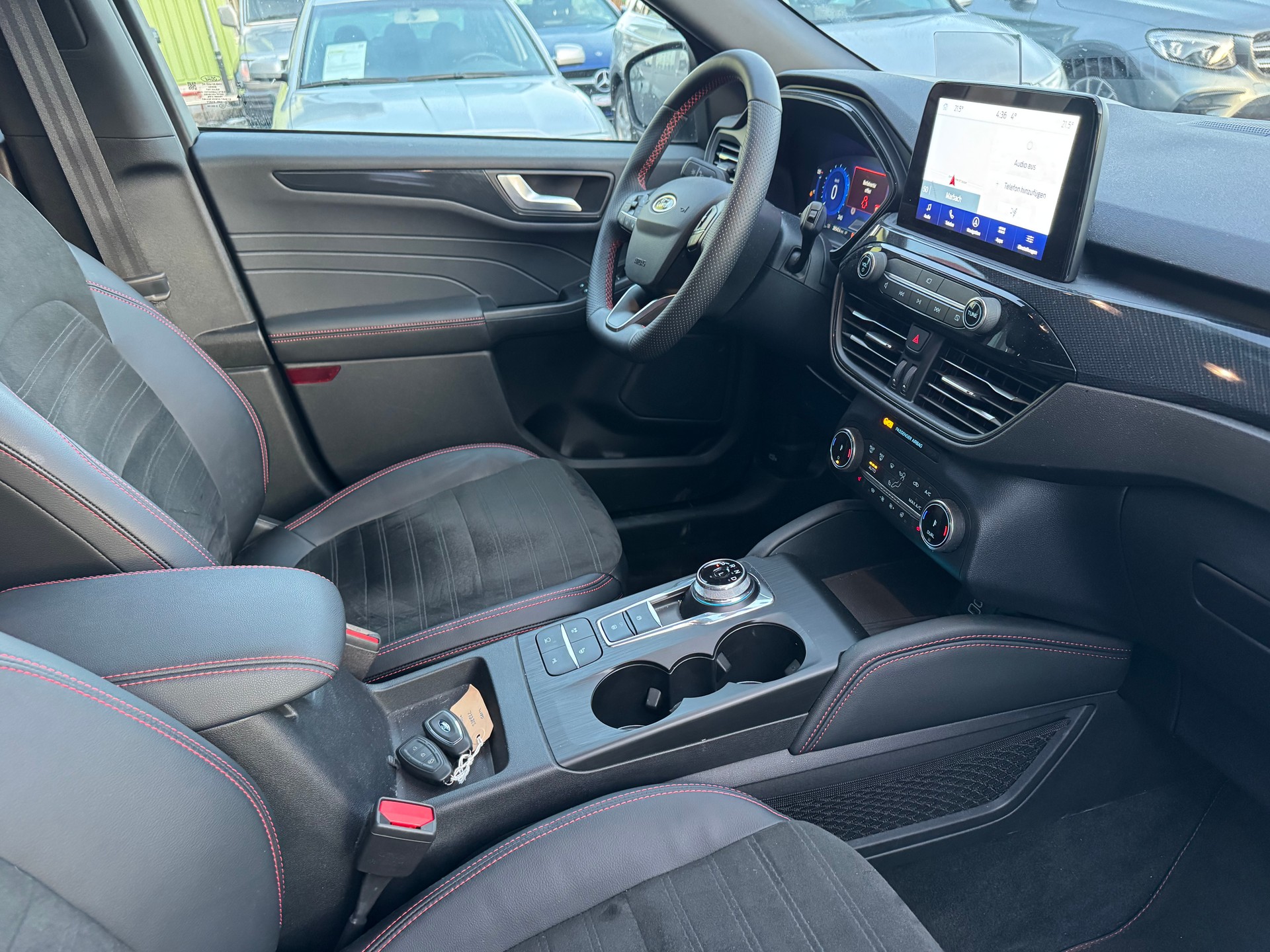 FORD Kuga 2.5 FHEV ST-Line X 4WD-image-14