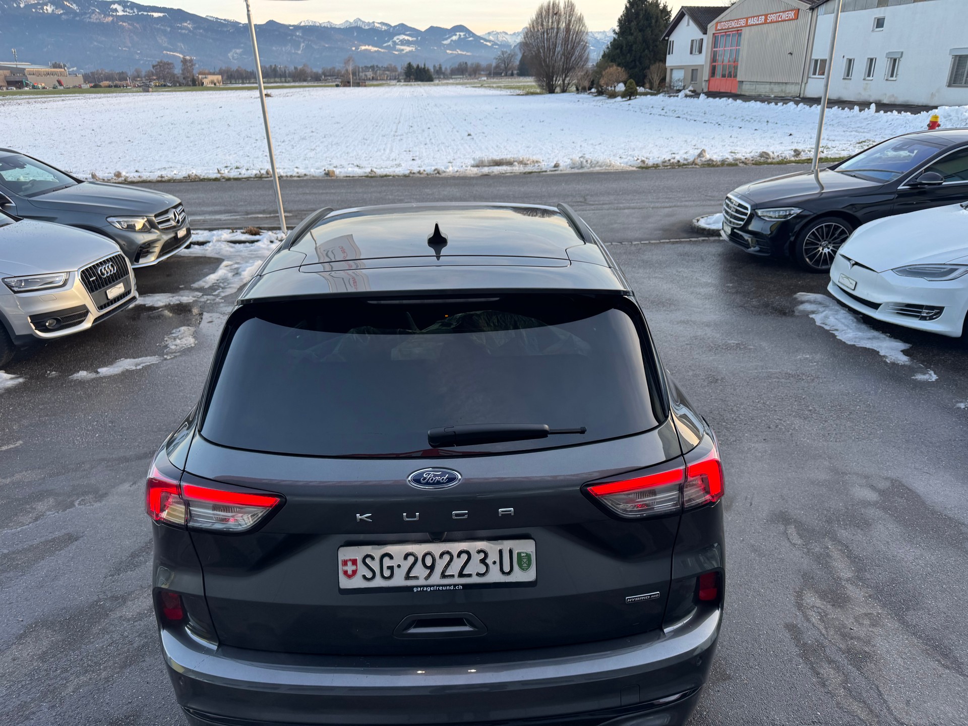 FORD Kuga 2.5 FHEV ST-Line X 4WD-image-11